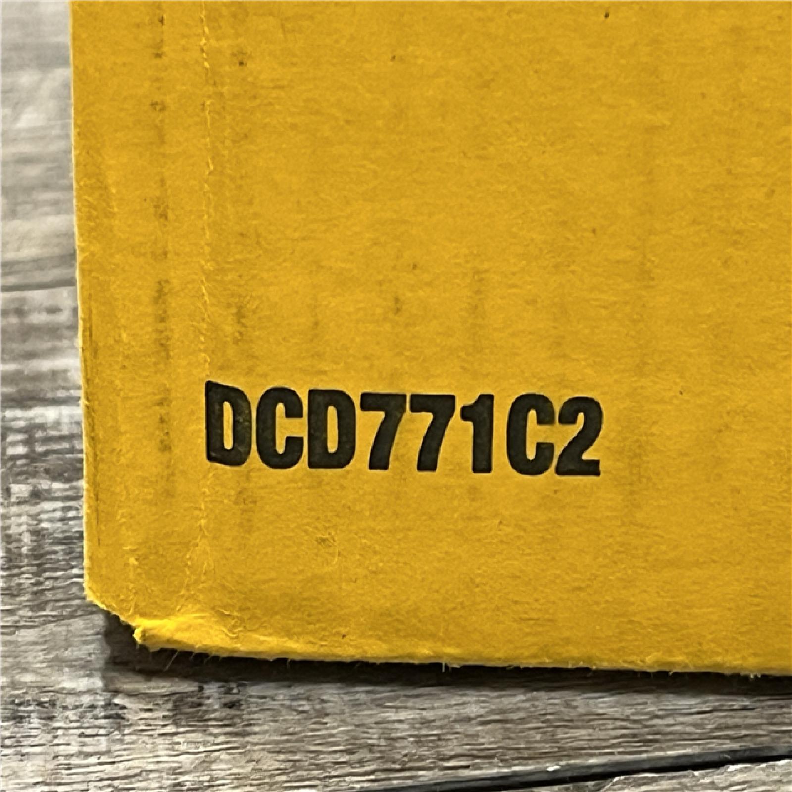 NEW - DEWALT 20V MAX Cordless 1/2 in. Drill/Driver Kit