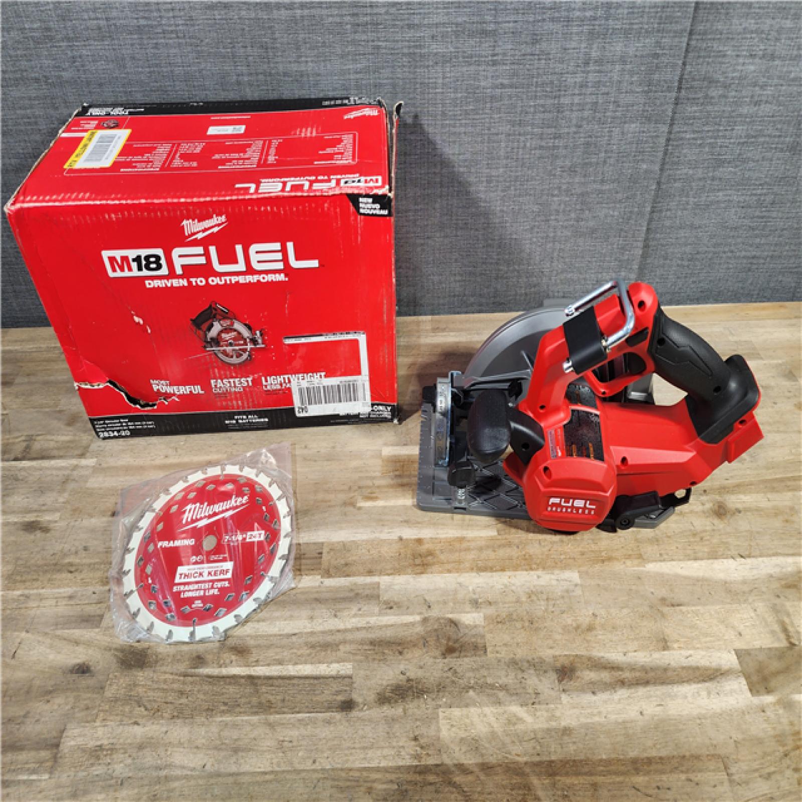 HOUSTON LOCATION - AS-IS (APPEARS LIKE NEW) Milwaukee M18 FUEL 7-1/4 Inch Circular Saw (Bare Tool)