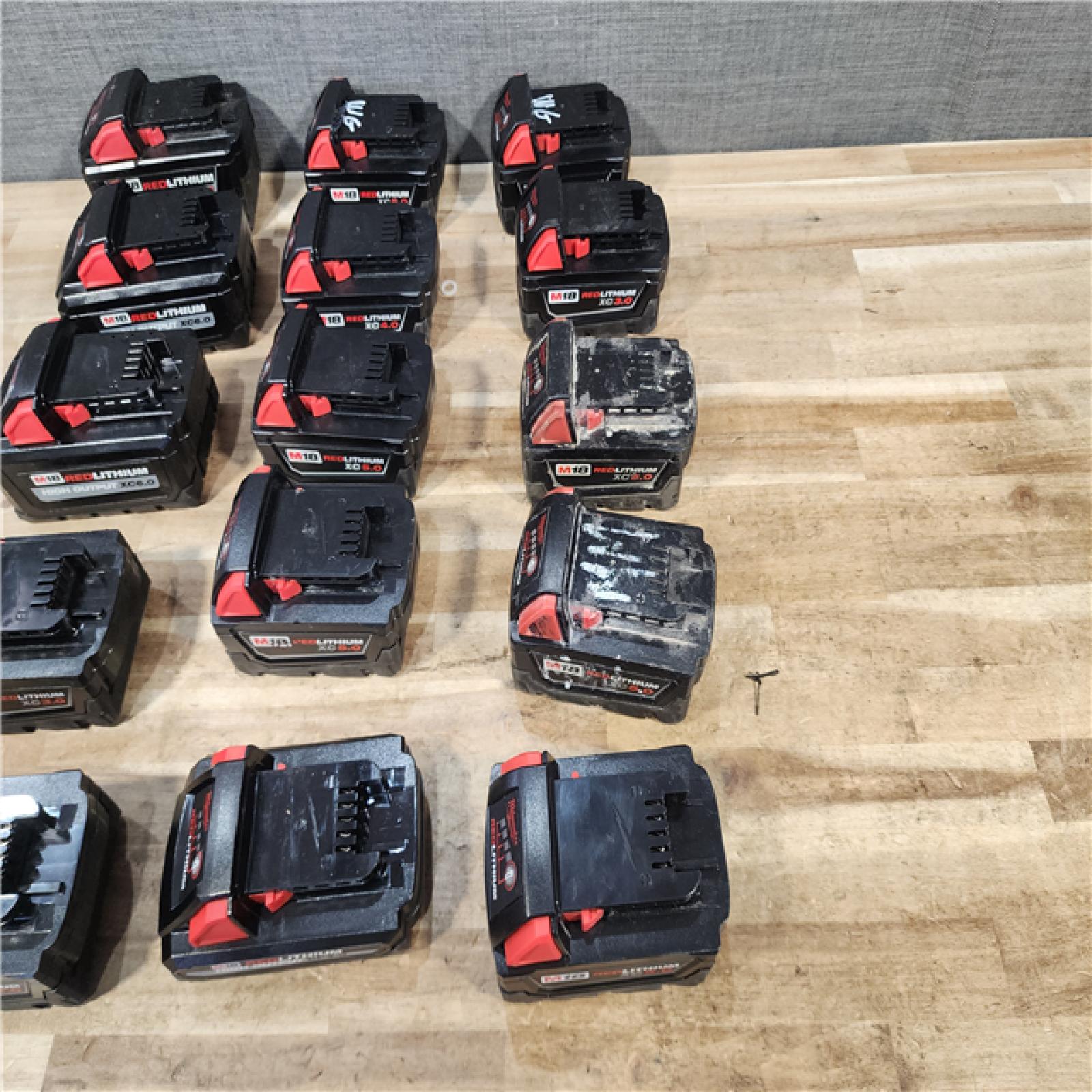 HOUSTON LOCATION - AS - IS MILWAUKEE BATTERY PACK QTY - 15