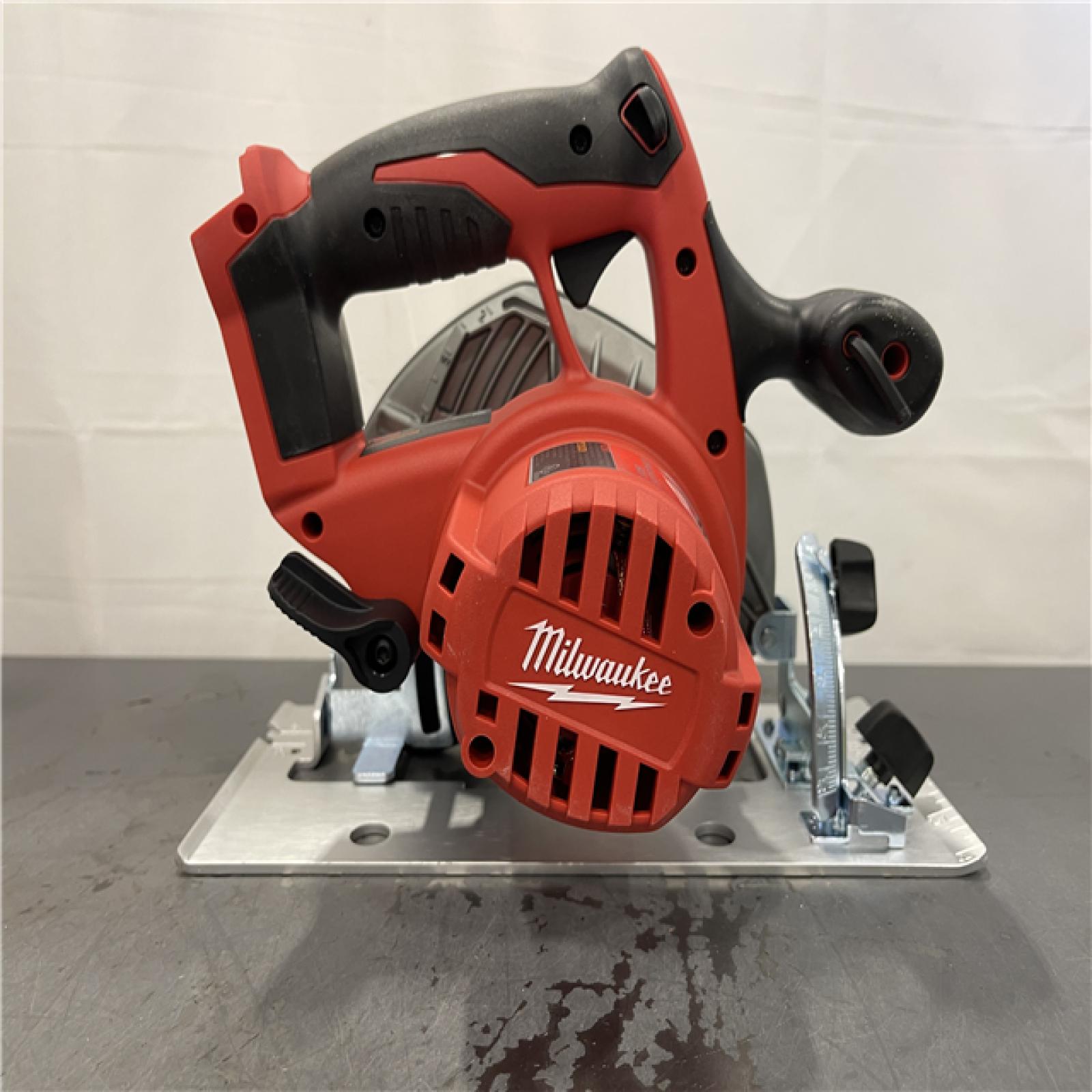 AS-IS - Milwaukee M18 18V Lithium-Ion Cordless 6-1/2 in. Circular Saw