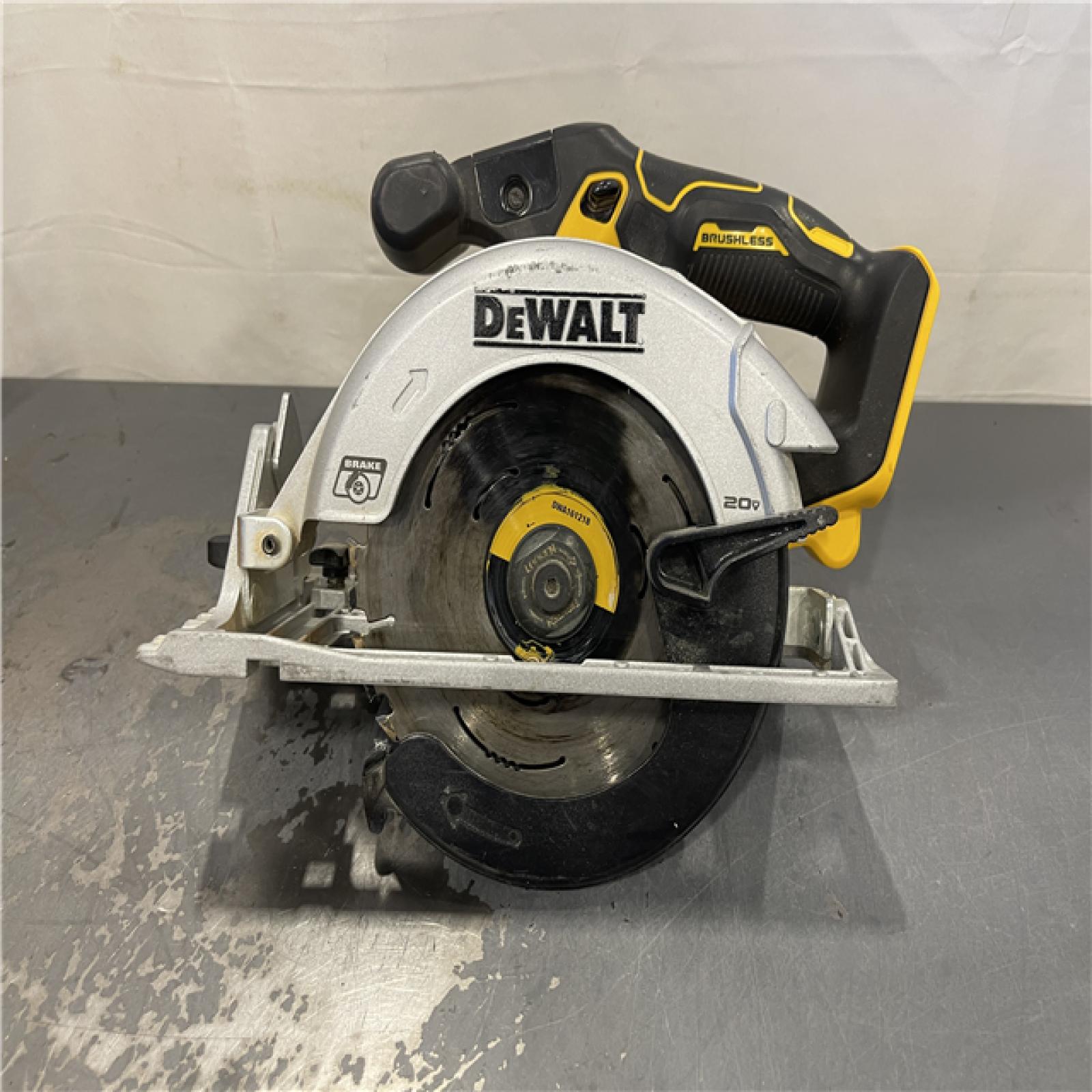 AS-IS - DeWALT 20V MAX Cordless Brushless 6-1/2 in. Sidewinder Style Circular Saw