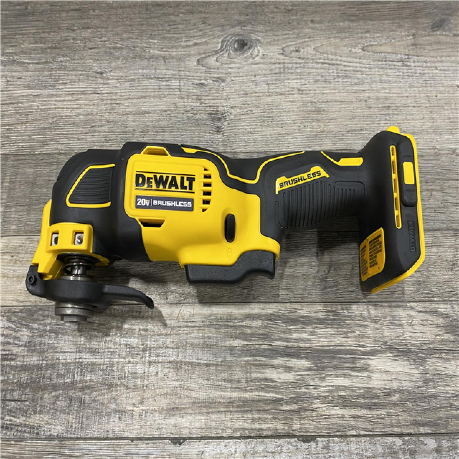 AS-IS DEWALT ATOMIC 20V MAX Cordless Brushless Oscillating Multi Tool Kit