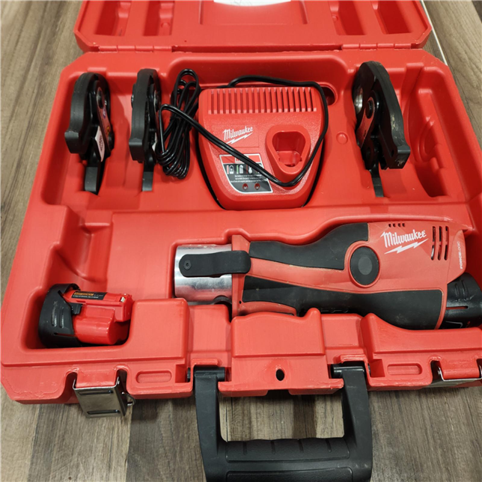 AS-IS Milwaukee M12 Force Logic Press Tool 1/2 in. to 1 in. Kit