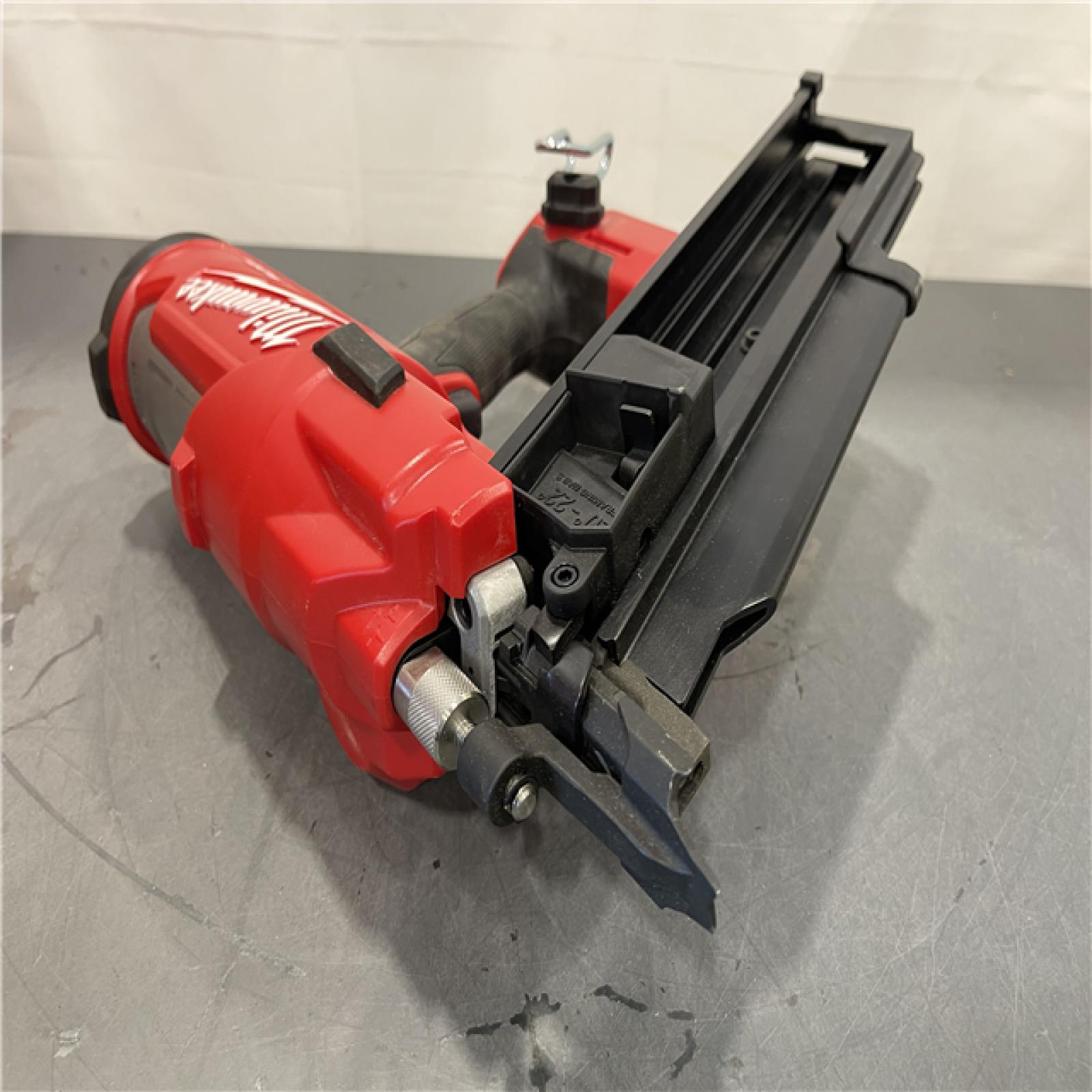 AS-IS - Milwaukee M18 FUEL 3-1/2 in. 18V 21-Degree Lithium-Ion Brushless Cordless Framing Nailer