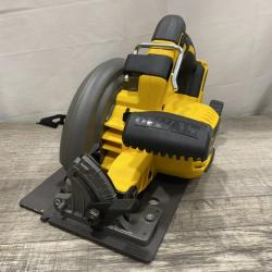 AS-IS DEWALT FLEXVOLT 60V MAX Cordless Brushless 7-1/4 in. Circular Saw with Brake (Tool Only)