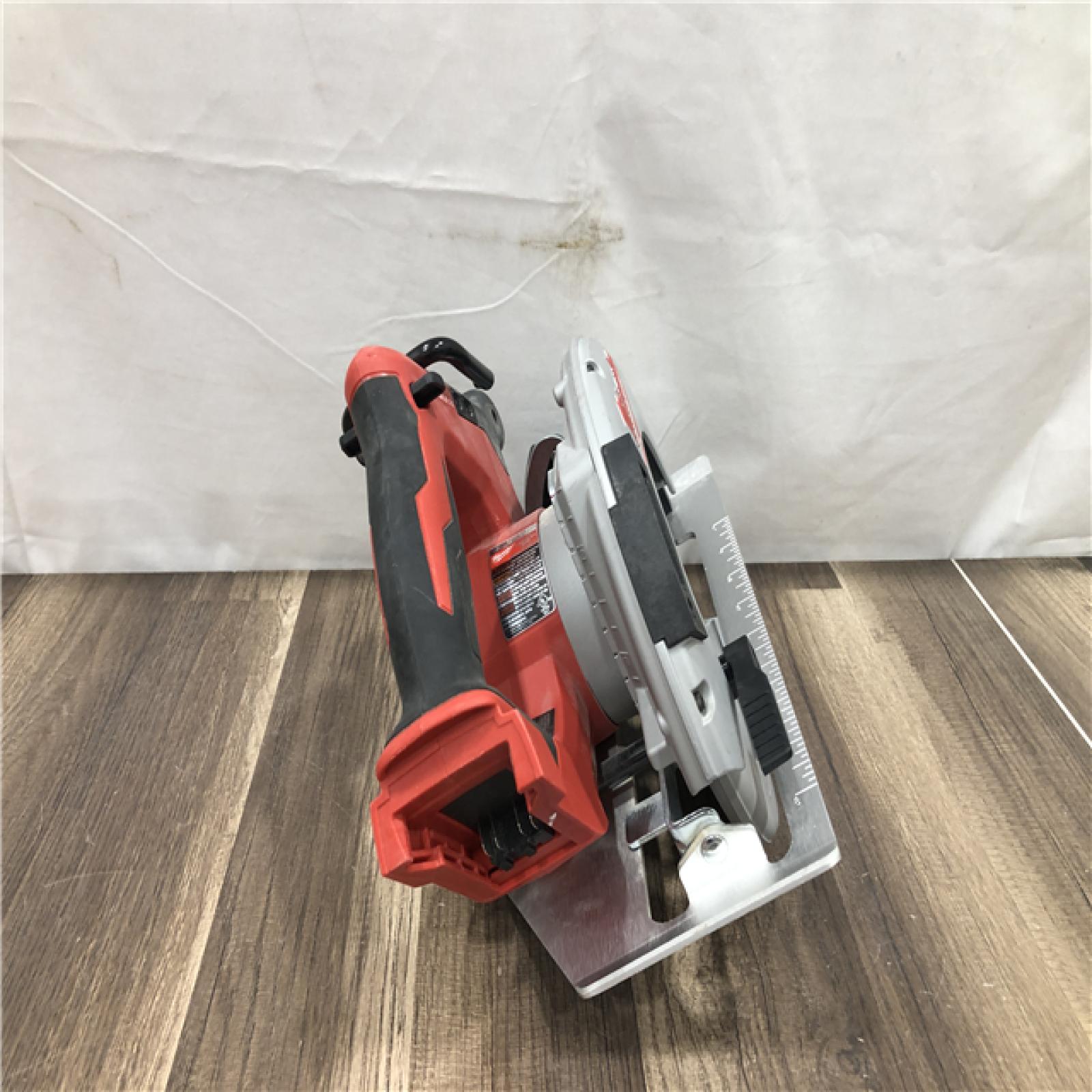 AS-IS Milwaukee 18V Lithium-Ion Brushless Cordless 7-1/4 in. Circular Saw (Tool-Only)