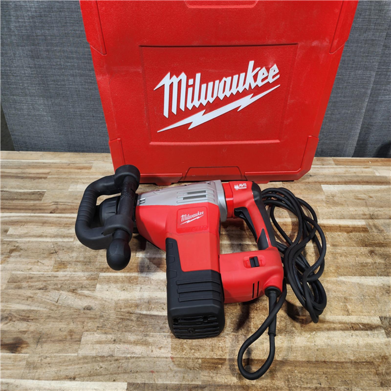 HOUSTON LOCATION - AS - IS Milwaukee SDS-MAX Demolition Hammer