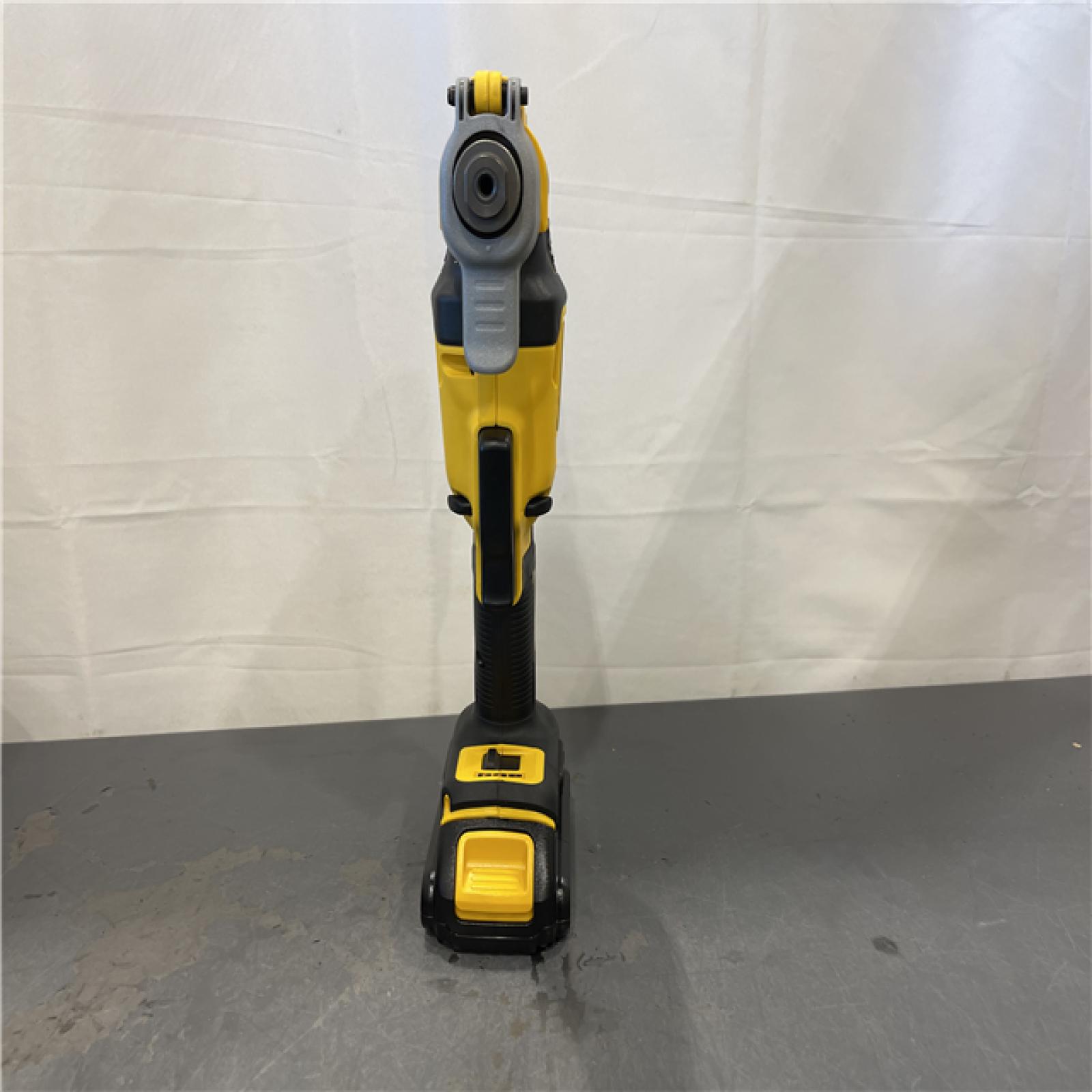 AS-IS - DEWALT 20V MAX XR Cordless Brushless 3-Speed Oscillating Multi Tool Kit