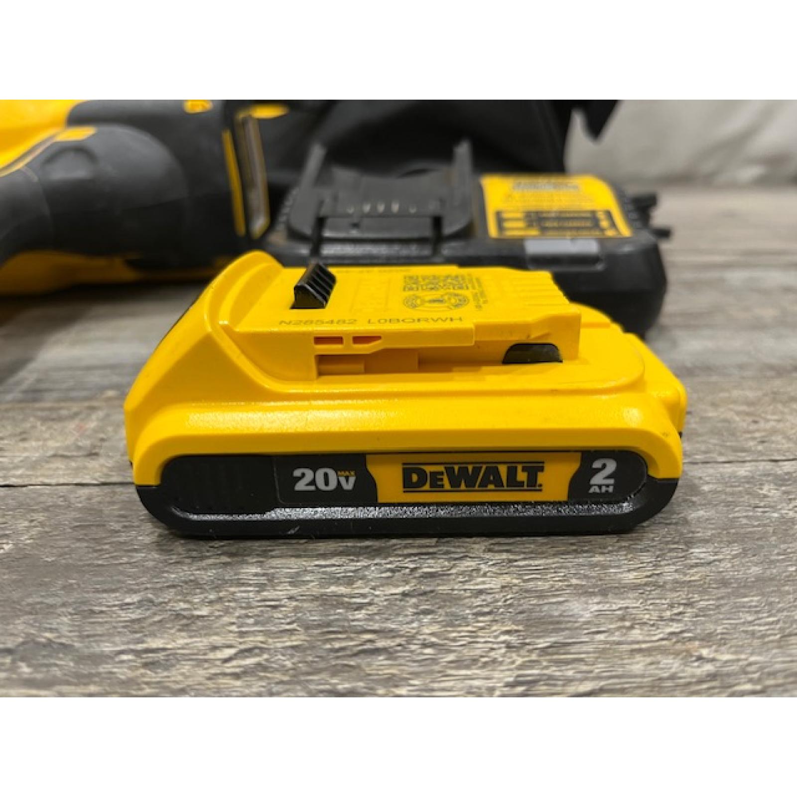 AS-IS DEWALT 20V MAX XR 18 Gauge Brad Nailer Kit