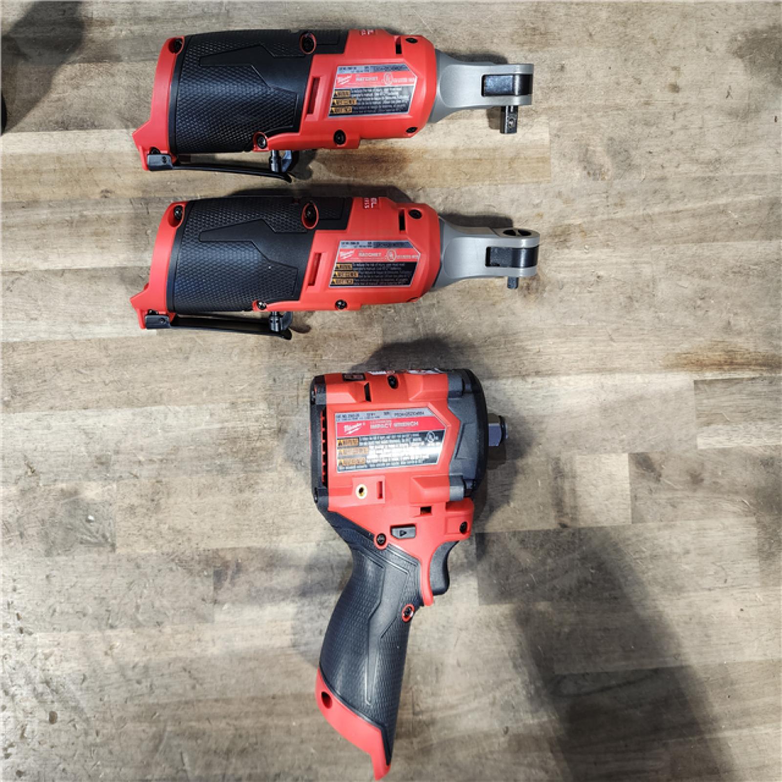 HOUSTON LOCATION - AS-IS MILWAUKEE 3 TOOL COMBO KIT W/ (2) BATTERY & CHARGER