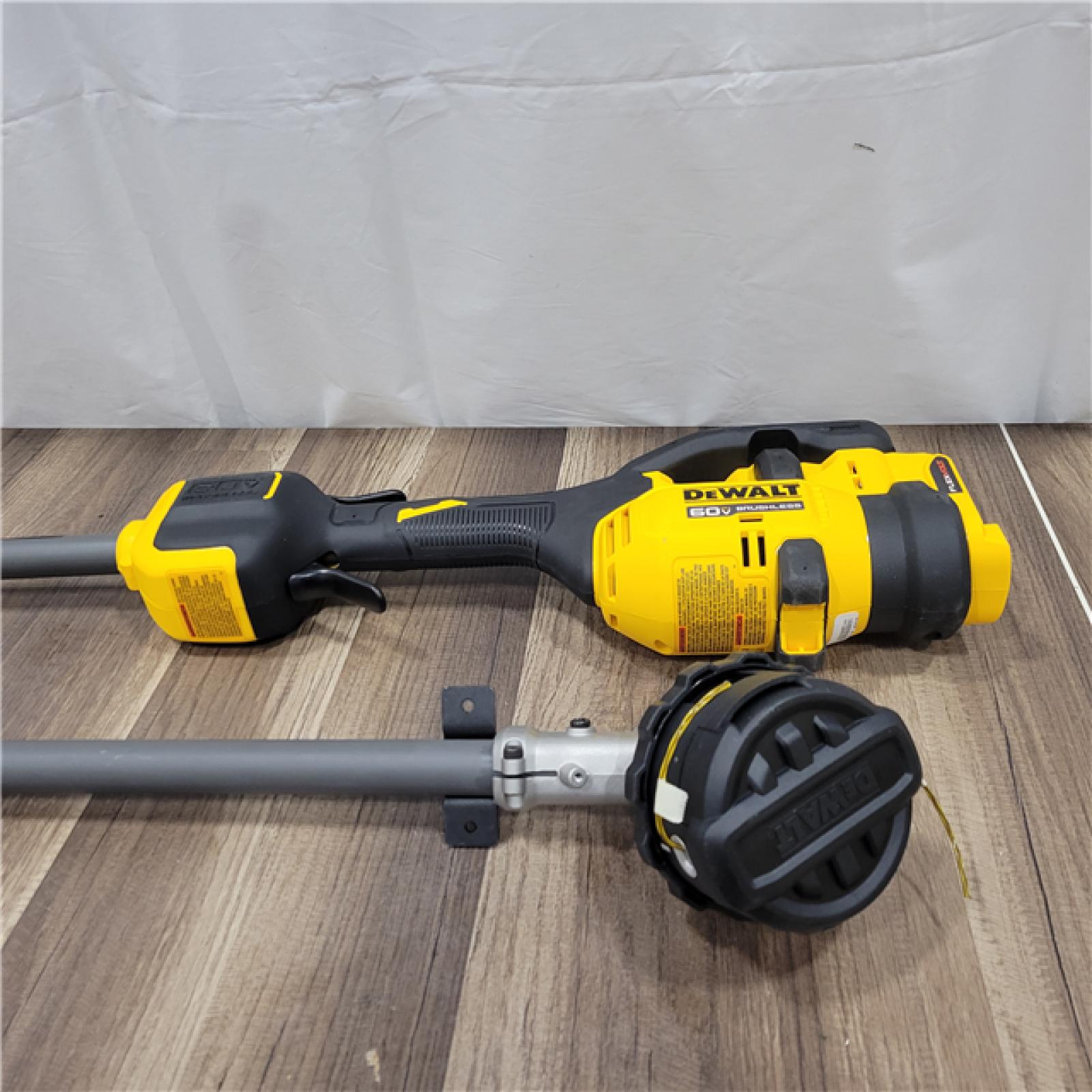 AS-IS  DEWALT FLEXVOLT 60V MAX 17 in. Cordless Battery Powered Attachment Capable Trimmer Kit with (1) FLEXVOLT 3 Ah Battery & Charger