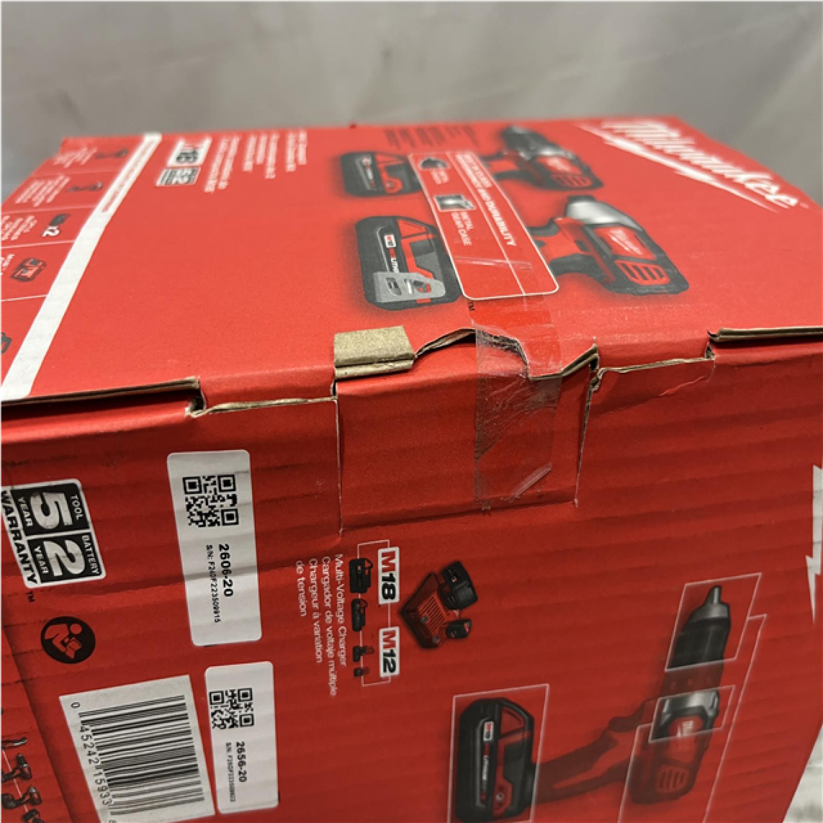 NEW - Milwaukee 18V Lithium-Ion Cordless Drill Driver/Impact Driver Combo Kit