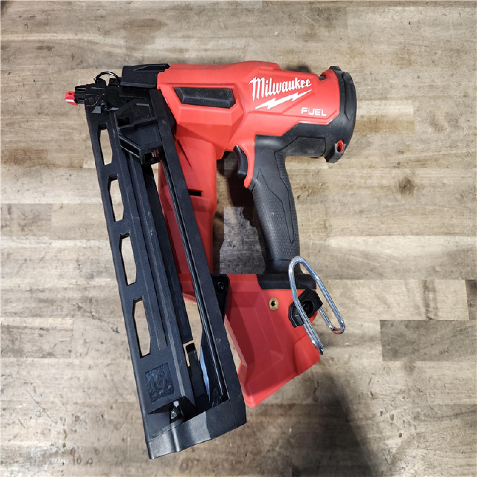 HOUSTON LOCATION - AS-IS Milwaukee 2841-20 18V Cordless Gen II 16 Gauge Angled Finish Nailer (Tool Only)