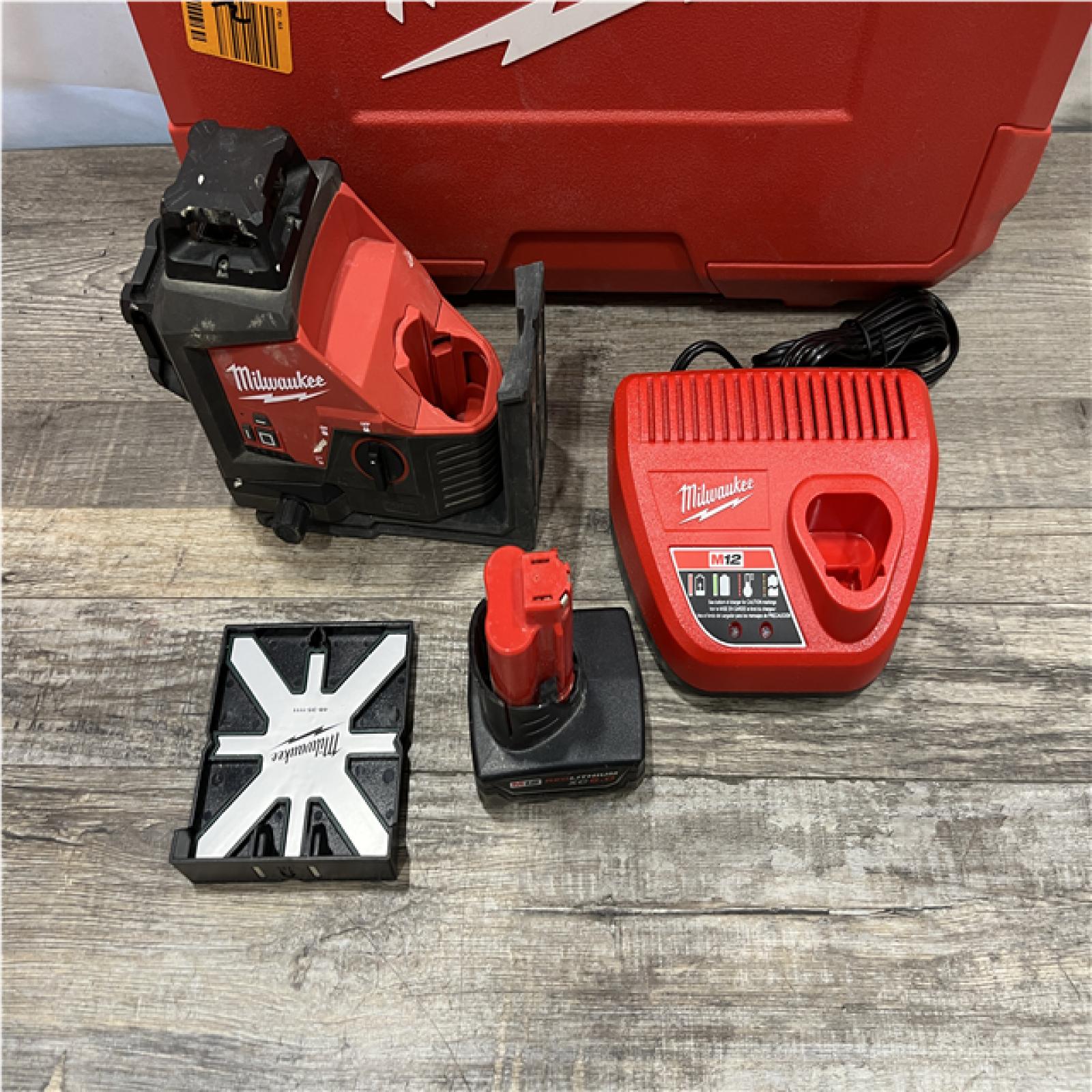 AS-IS Milwaukee 12-Volt Lithium-Ion Cordless Green 250 ft. 3-Plane Laser Level Kit