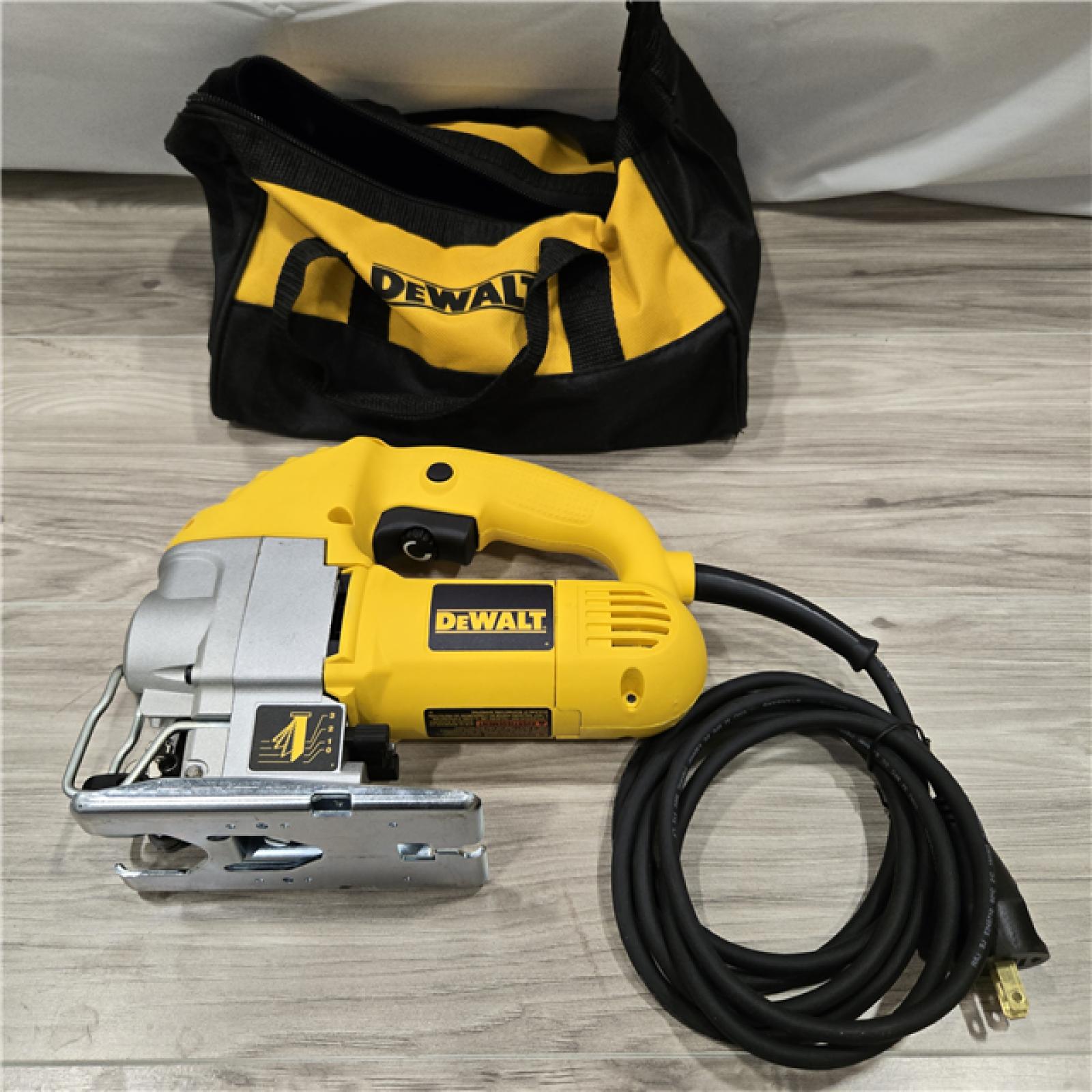 AS-IS DeWalt 5.5 Amp Corded Jig Saw Kit