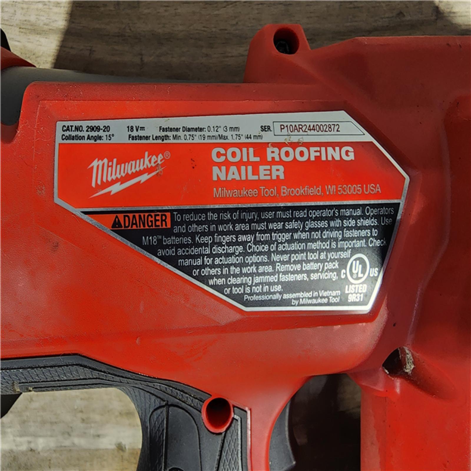 HOUSTON LOCATION - AS-IS Milwaukee M18 FUEL Coil Roofing Nailer (TOOL ONLY)