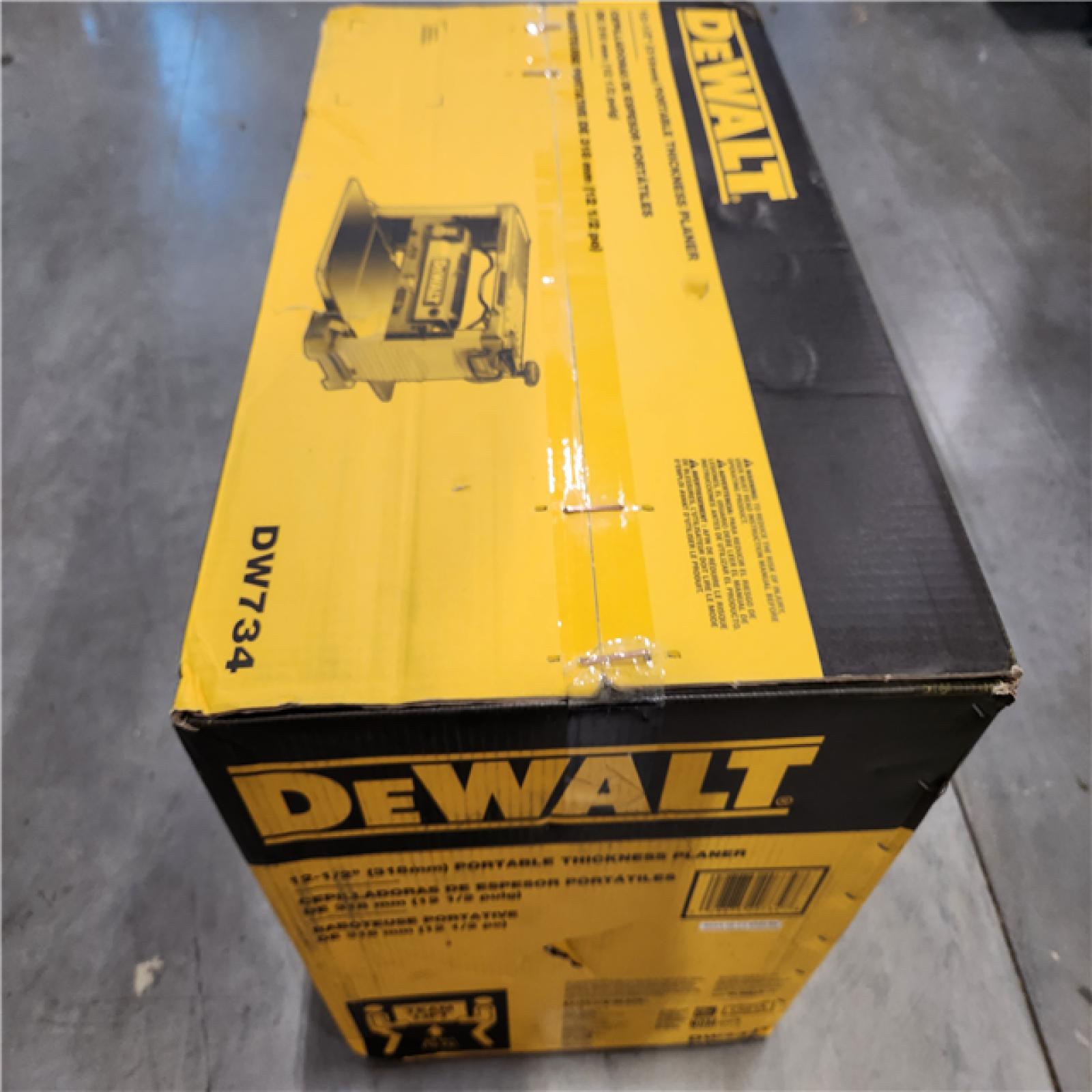 NEW! DEWALT 15 Amp Corded 12.5 in. Bench Thickness Planer