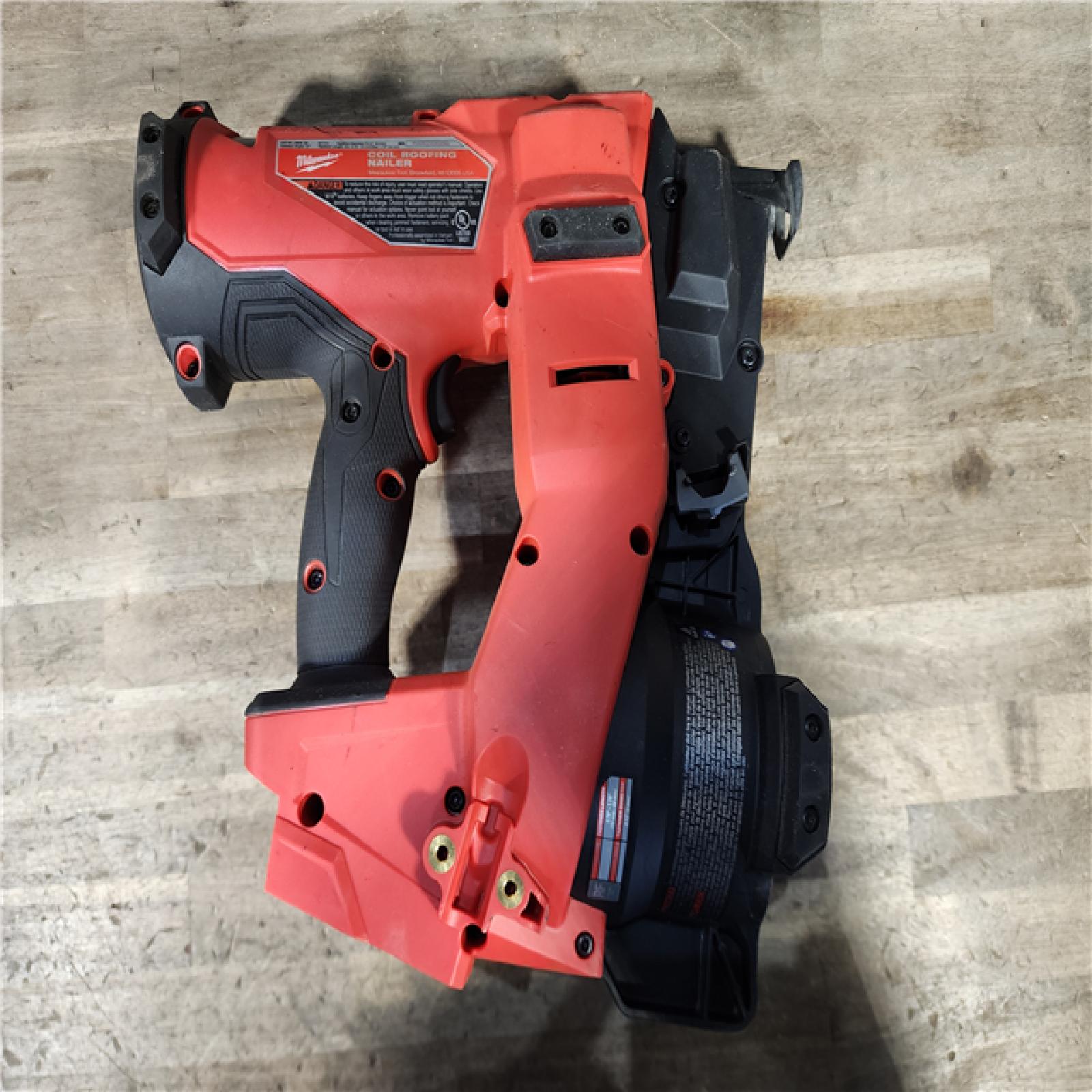 HOUSTON LOCATION - AS-IS Milwaukee M18 FUEL 18-Volt Lithium-Ion Brushless Cordless Coil Roofing Nailer (Tool Only)