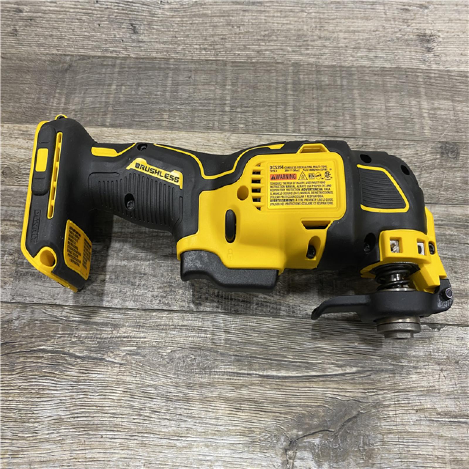 AS-IS DEWALT ATOMIC 20V MAX Cordless Brushless Oscillating Multi Tool Kit