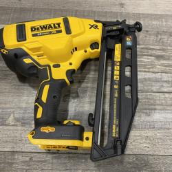 AS-IS DEWALT 20V MAX XR 16-Gauge Electric Cordless Angled Finishing Nailer Kit
