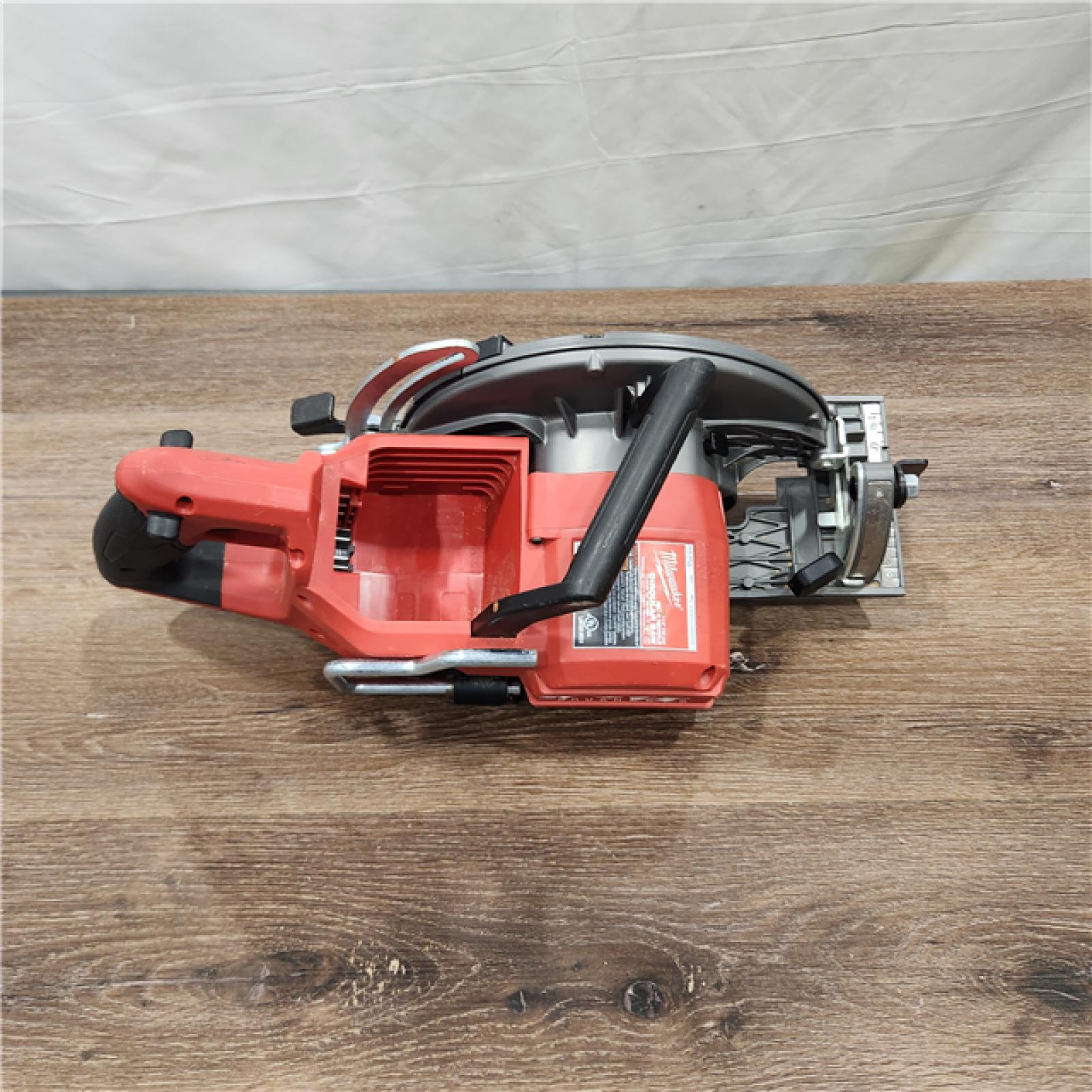 AS-IS Milwaukee 2830-20 18V M18 FUEL Lithium-Ion 7-1/4 Cordless Rear Handle Circular Saw (Tool Only)