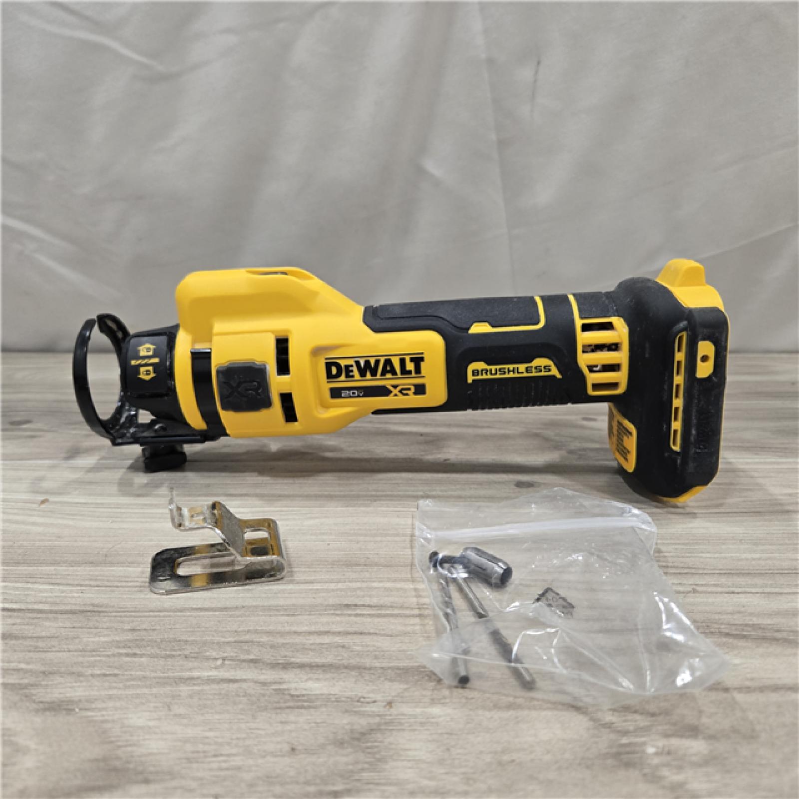 AS-IS DEWALT 20V MAX Cordless Cut-Out Tool (Tool-Only)