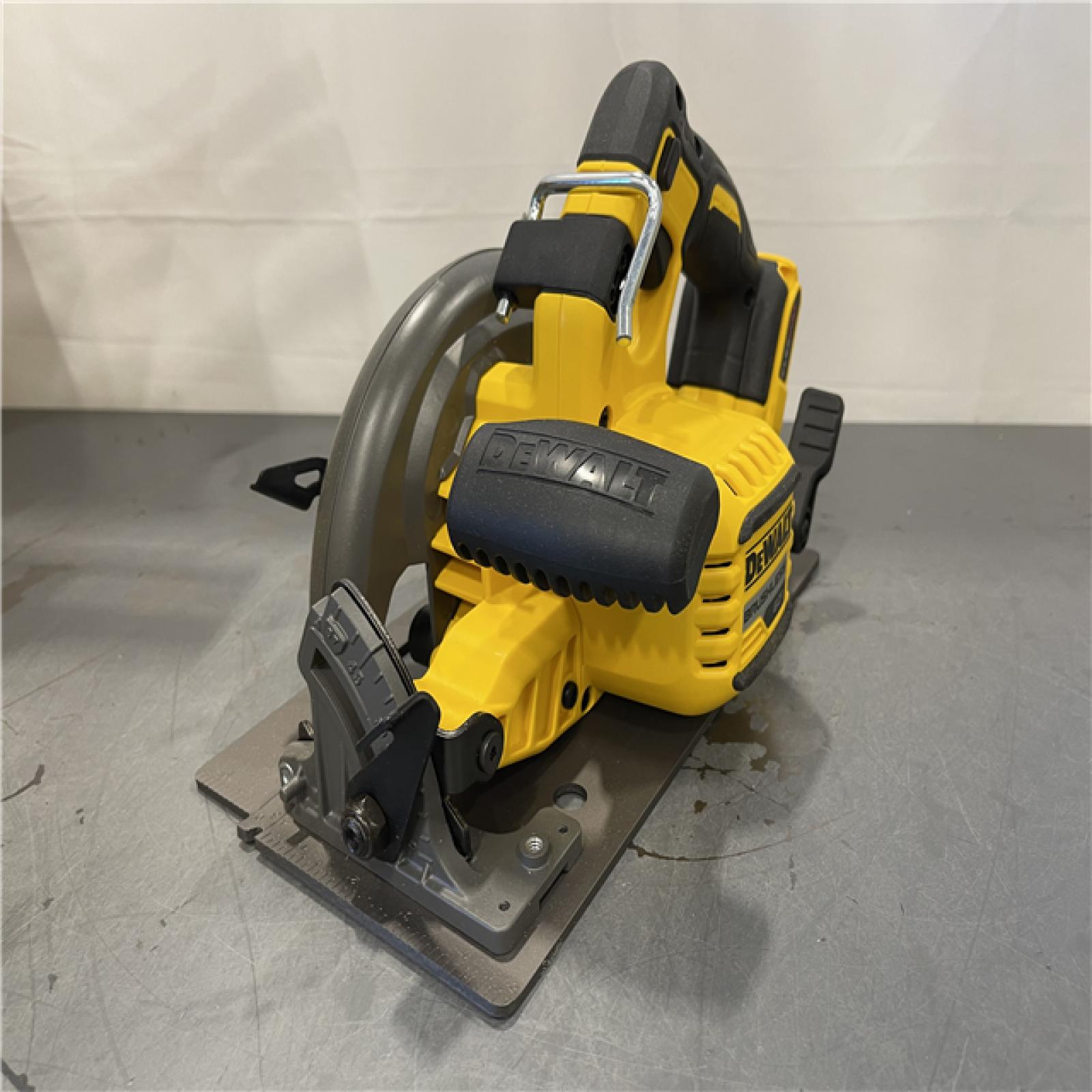 AS-IS - DeWALT Flexvolt Max 7-1/4 60V Brushless Circular Saw