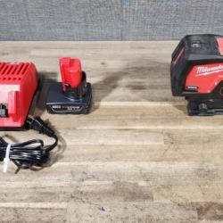 HOUSTON LOCATION - AS-IS Milwaukee Green 125 Ft. Cross Line and Plumb Points Laser Level Kit