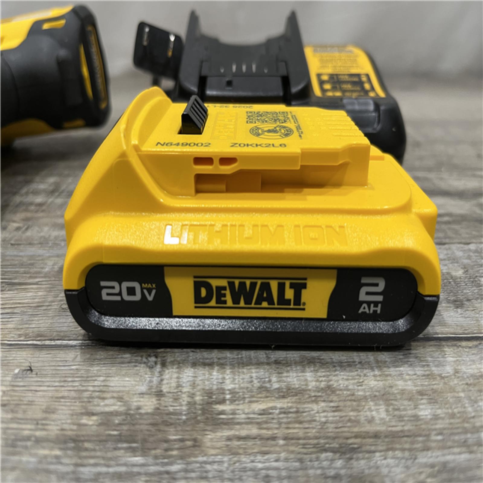 AS-IS DEWALT 20-Volt MAX Lithium-Ion Cordless 1/2 in. Compact Drill/Driver Kit