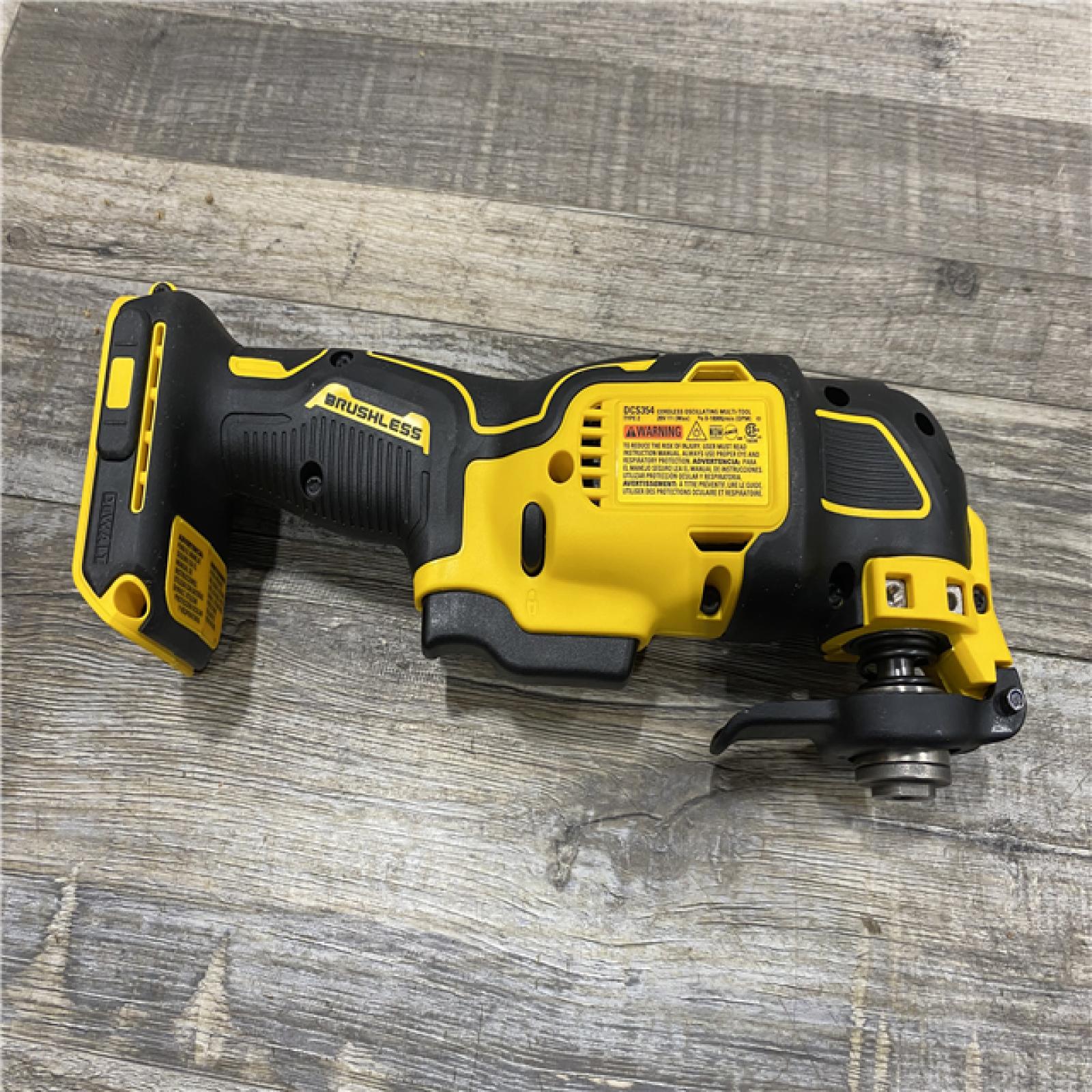 AS-IS DEWALT ATOMIC 20V MAX Cordless Brushless Oscillating Multi Tool Kit