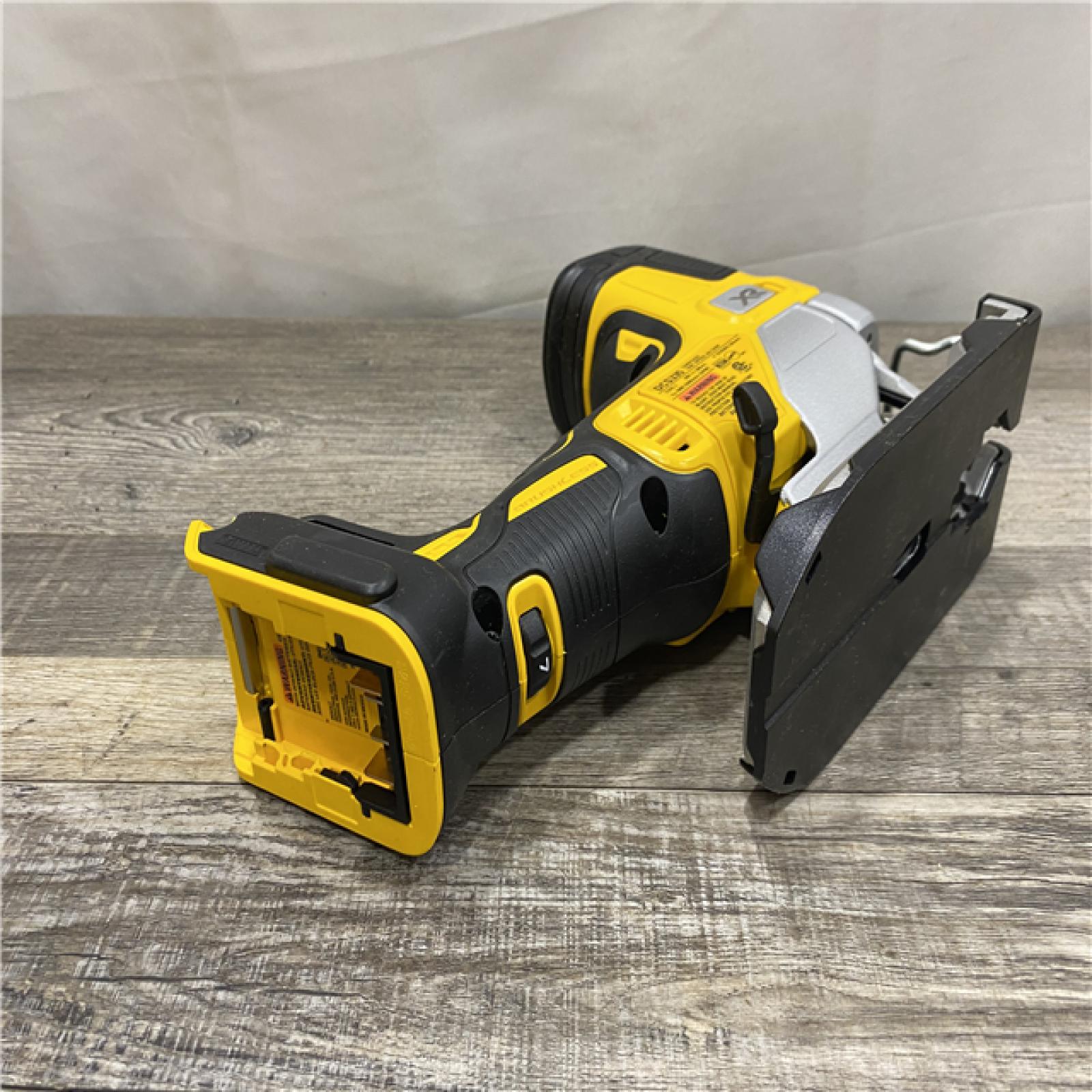 AS-IS DEWALT 20V MAX XR Cordless Barrel Grip Jigsaw (Tool Only)