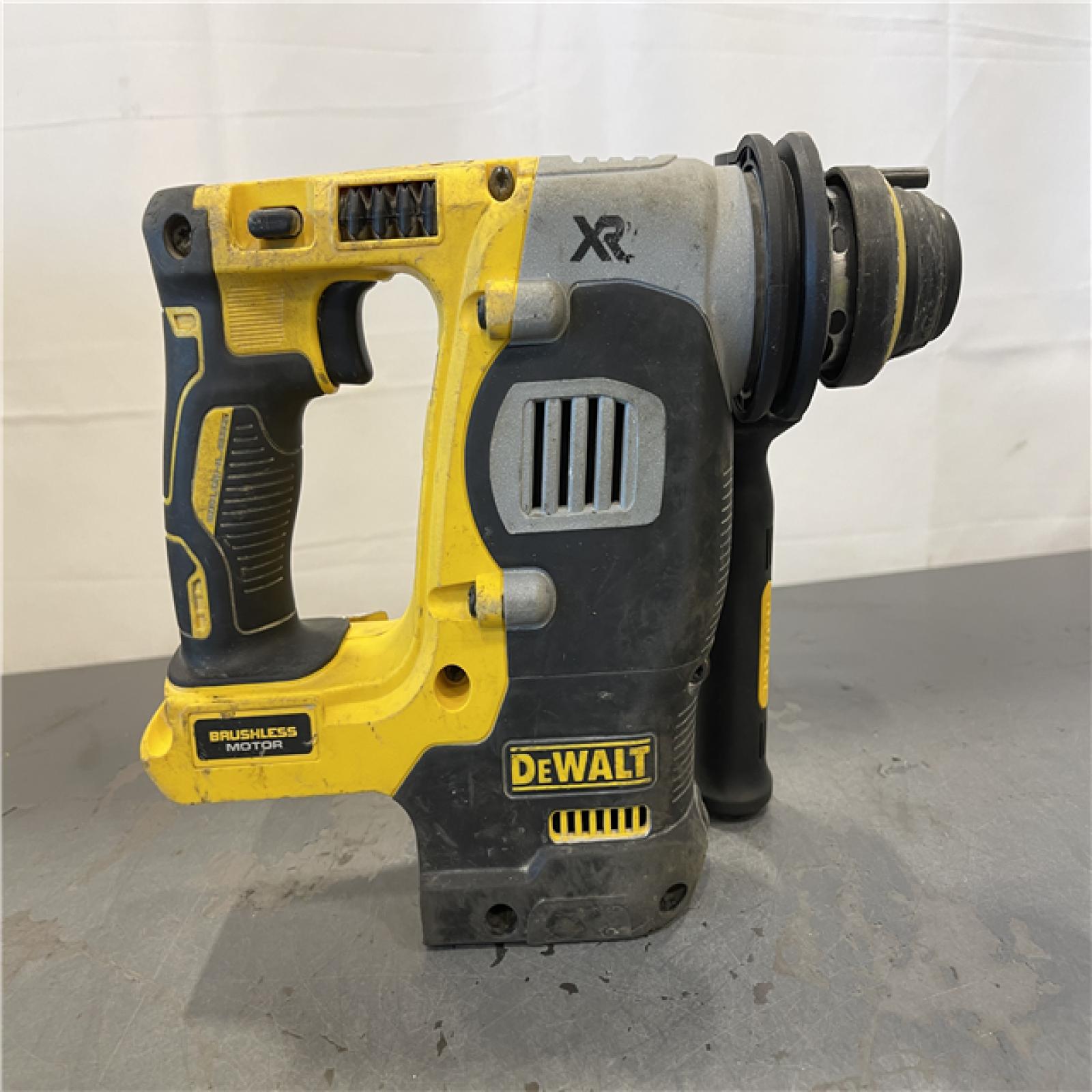 AS-iS - DEWALT 20V MAX XR Cordless Brushless 1 in. SDS Plus L-Shape Rotary Hammer