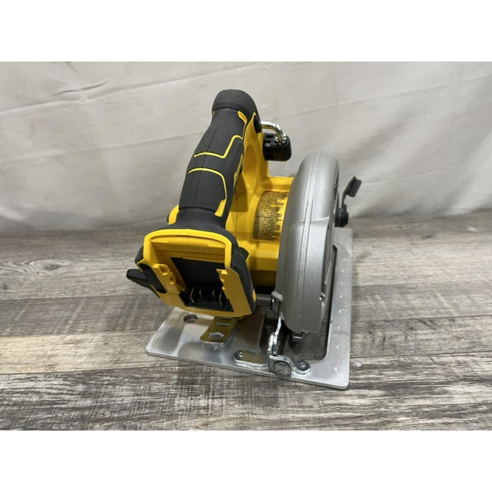 AS-IS DEWALT FLEXVOLT 60V MAX 125 MPH 600 CFM Brushless Cordless Battery Powered Blower Kit