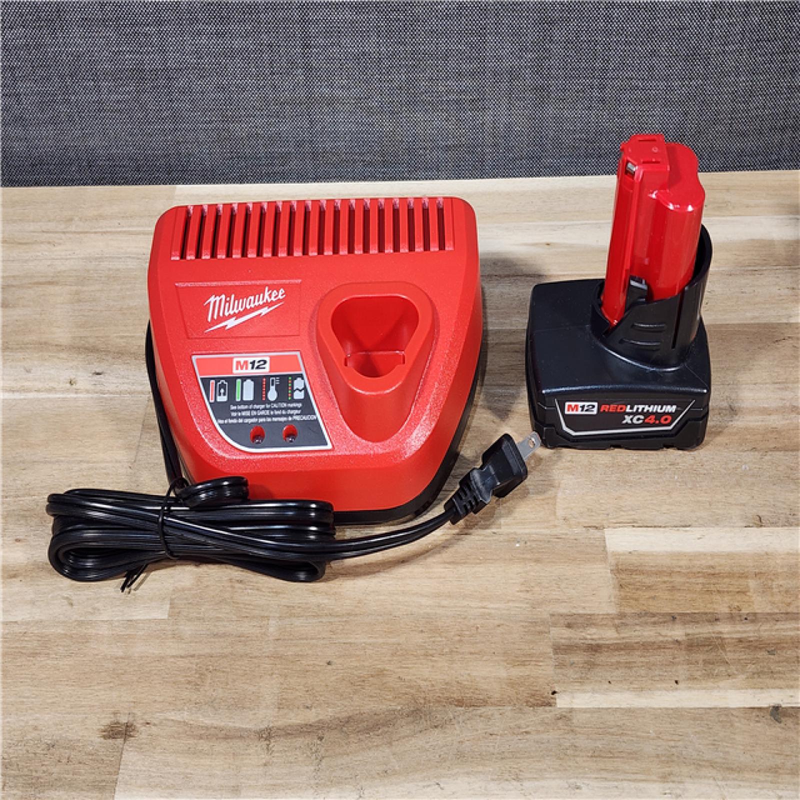 HOUSTON LOCATION - AS-IS Milwaukee 12-Volt Lithium-Ion Cordless Green 125 ft. Cross Line and Plumb Points Laser Level Kit