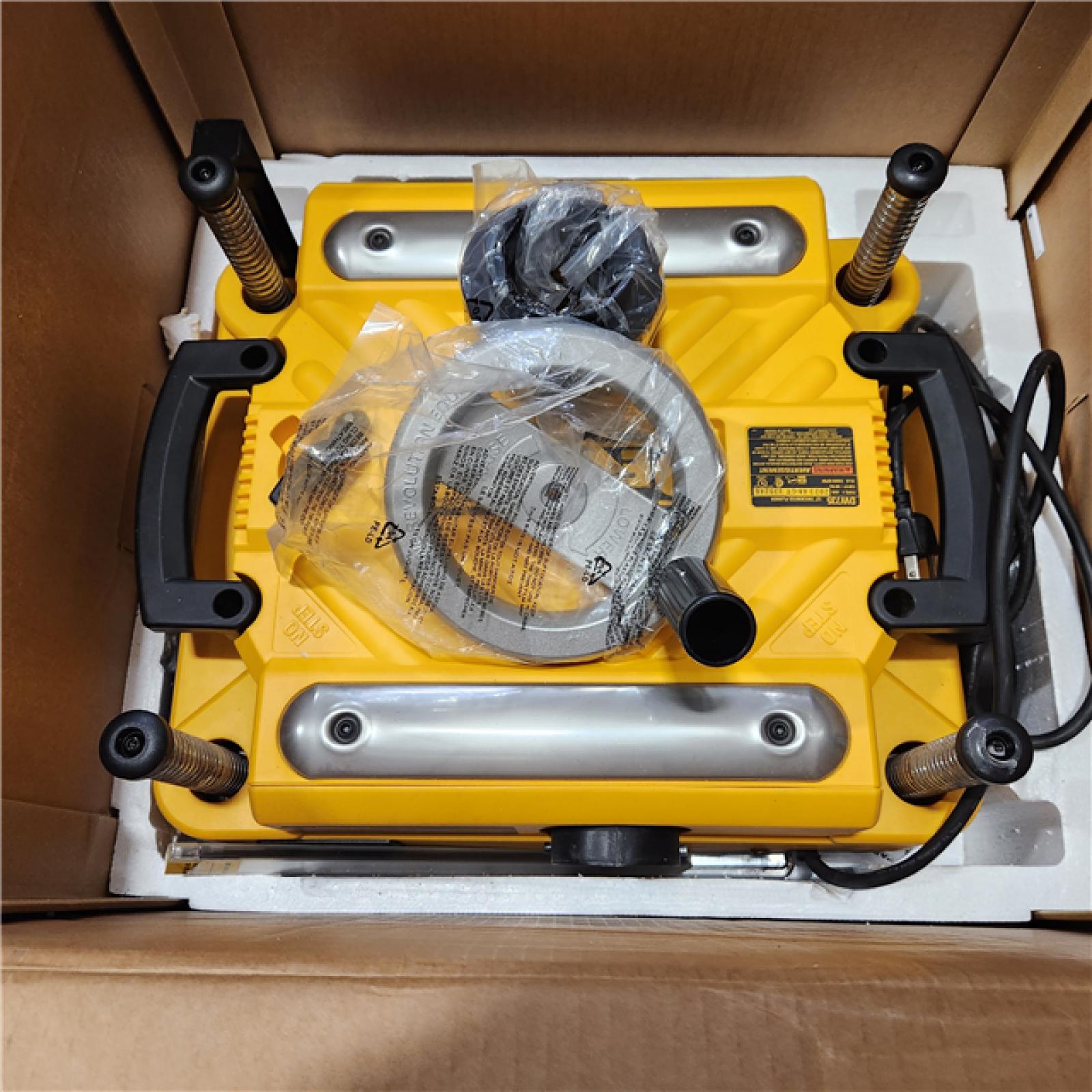 As-Is- DEWALT 13 2 Speed 3-Knife Thickness Planer