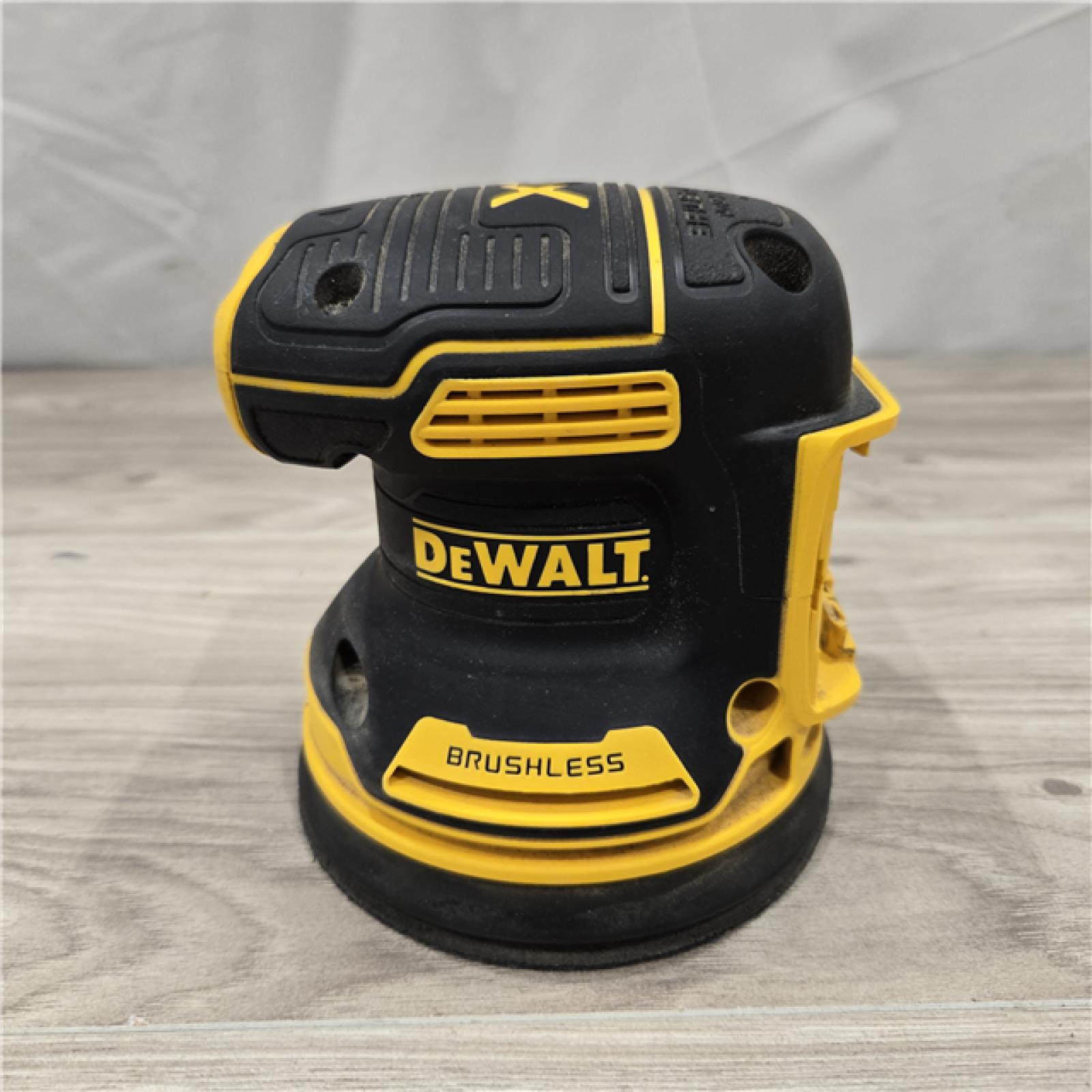 AS-IS DEWALT 20V MAX XR Cordless Random Orbital Sander (Tool Only)