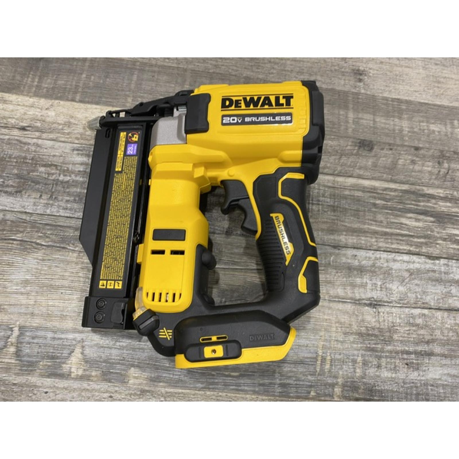 AS-IS DEWALT ATOMIC 20V MAX Lithium Ion Cordless 23 Gauge Pin Nailer Kit