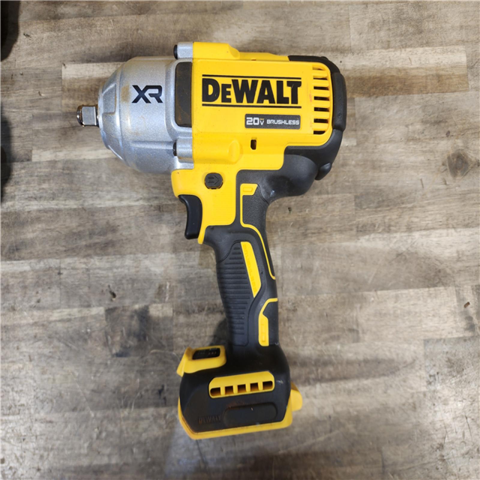 HOUSTON LOCATION - AS-IS Dewalt 20V MAX Lithium-Ion Cordless 1/2 in. Impact Wrench Kit