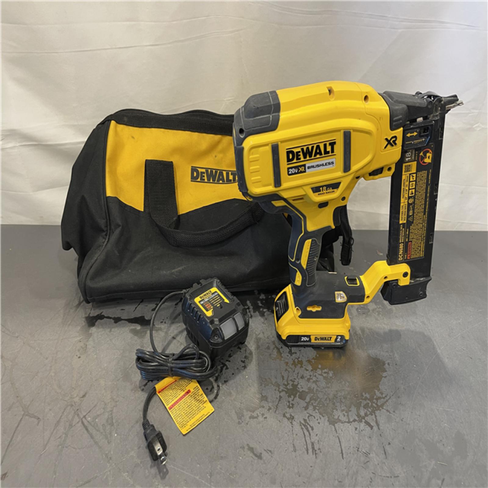 AS-IS - DeWalt 20V MAX XR Lithium-Ion Cordless 18-Gauge Brad Nailer