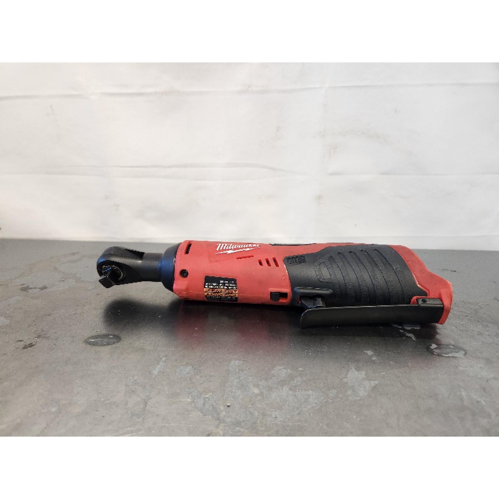 AS-IS- MILWAUKEE.38 in. M12 Cordless Ratchet (Tool-Only)