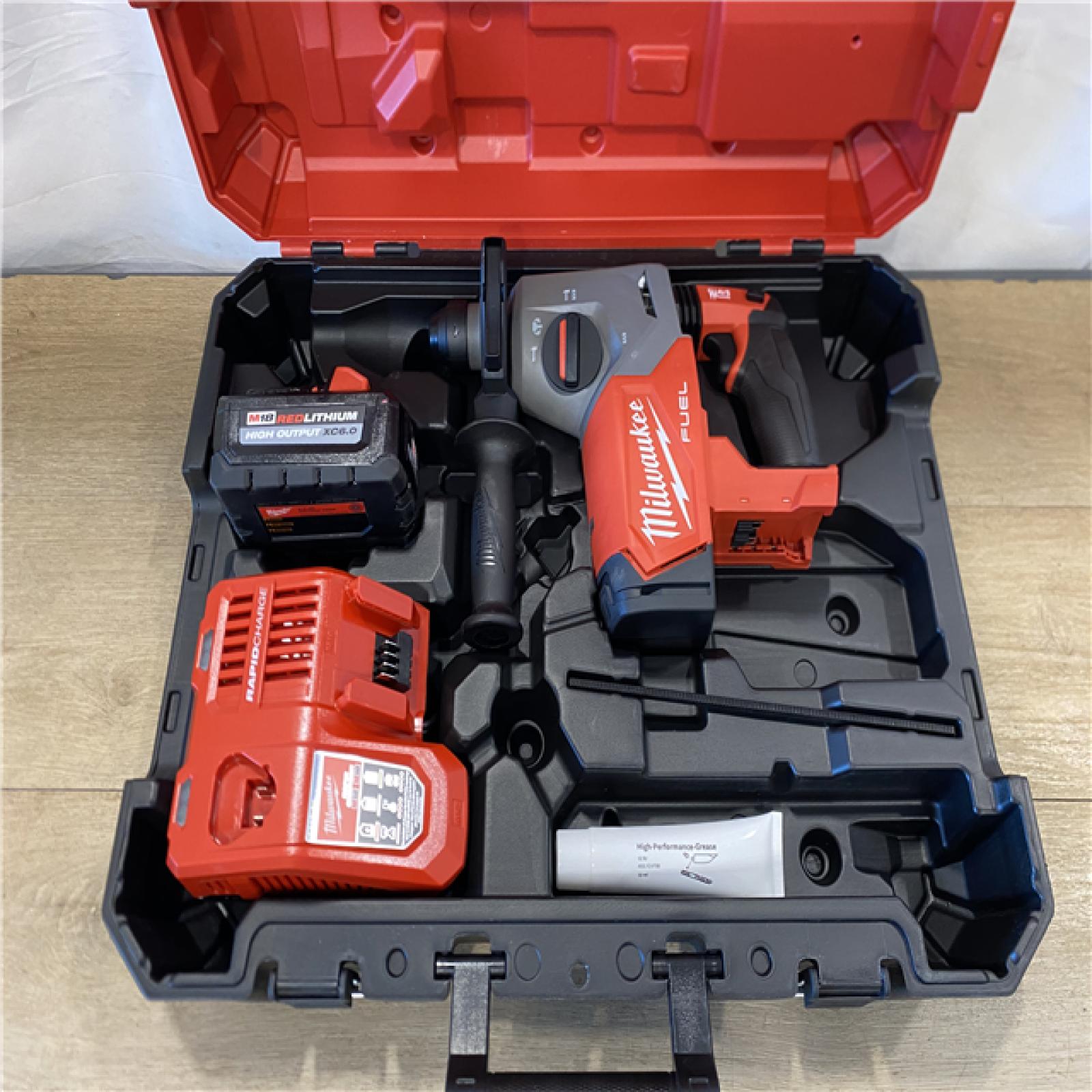 AS-IS Milwaukee FUEL 18V Lithium-Ion Brushless 1 in. Cordless SDS-Plus Rotary Hammer Kit