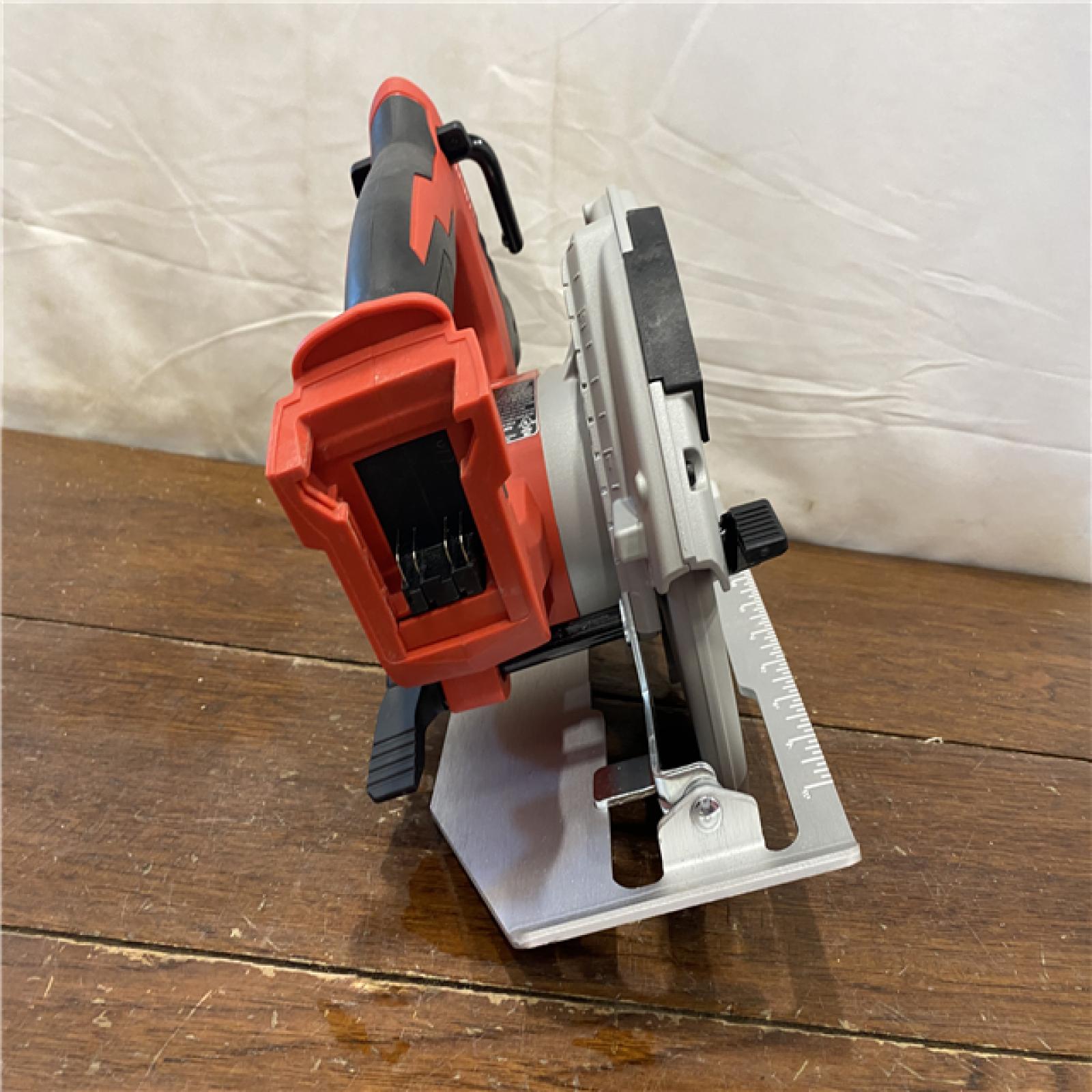 AS-IS Milwaukee M18 7-1/4  18V Brushless Circular Saw 2631-20 (Bare Tool)