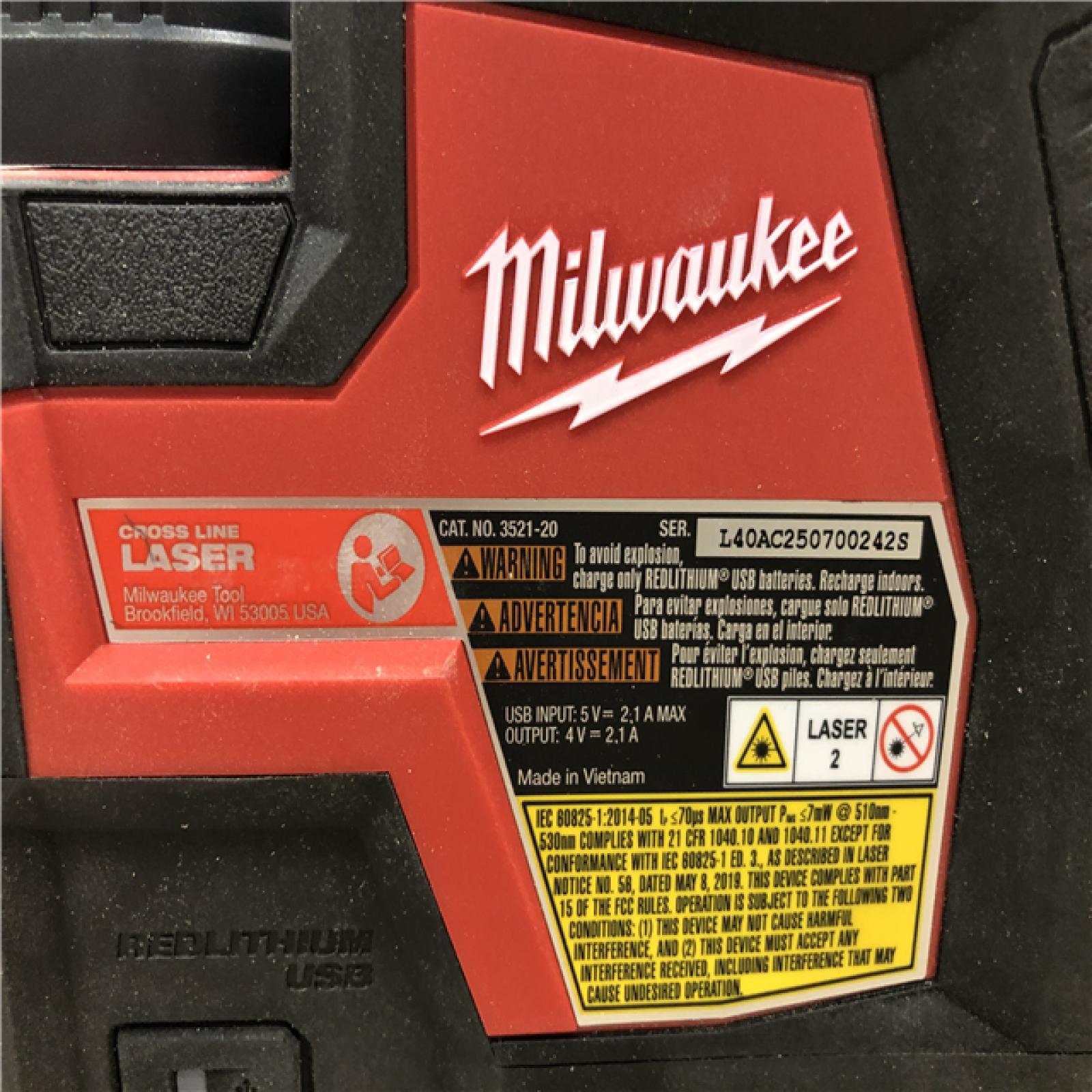 AS-IS Milwaukee 100 ft. REDLITHIUM Lithium-Ion USB Green Rechargeable Cross Line Laser Level Kit