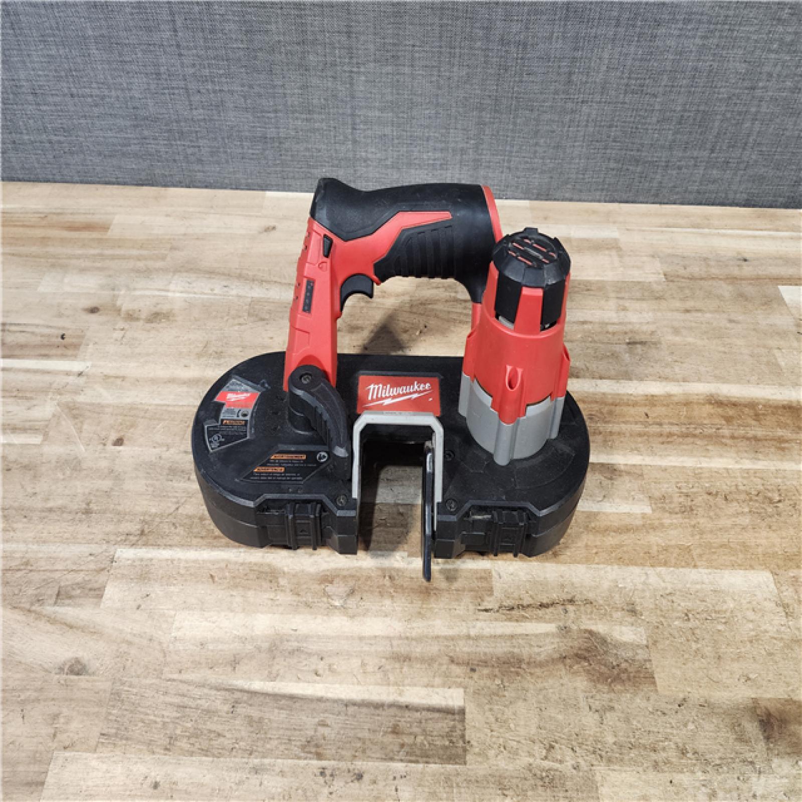 HOUSTON LOCATION - AS - IS M12 CORDLESS SUB-COMPACT BAND SAW