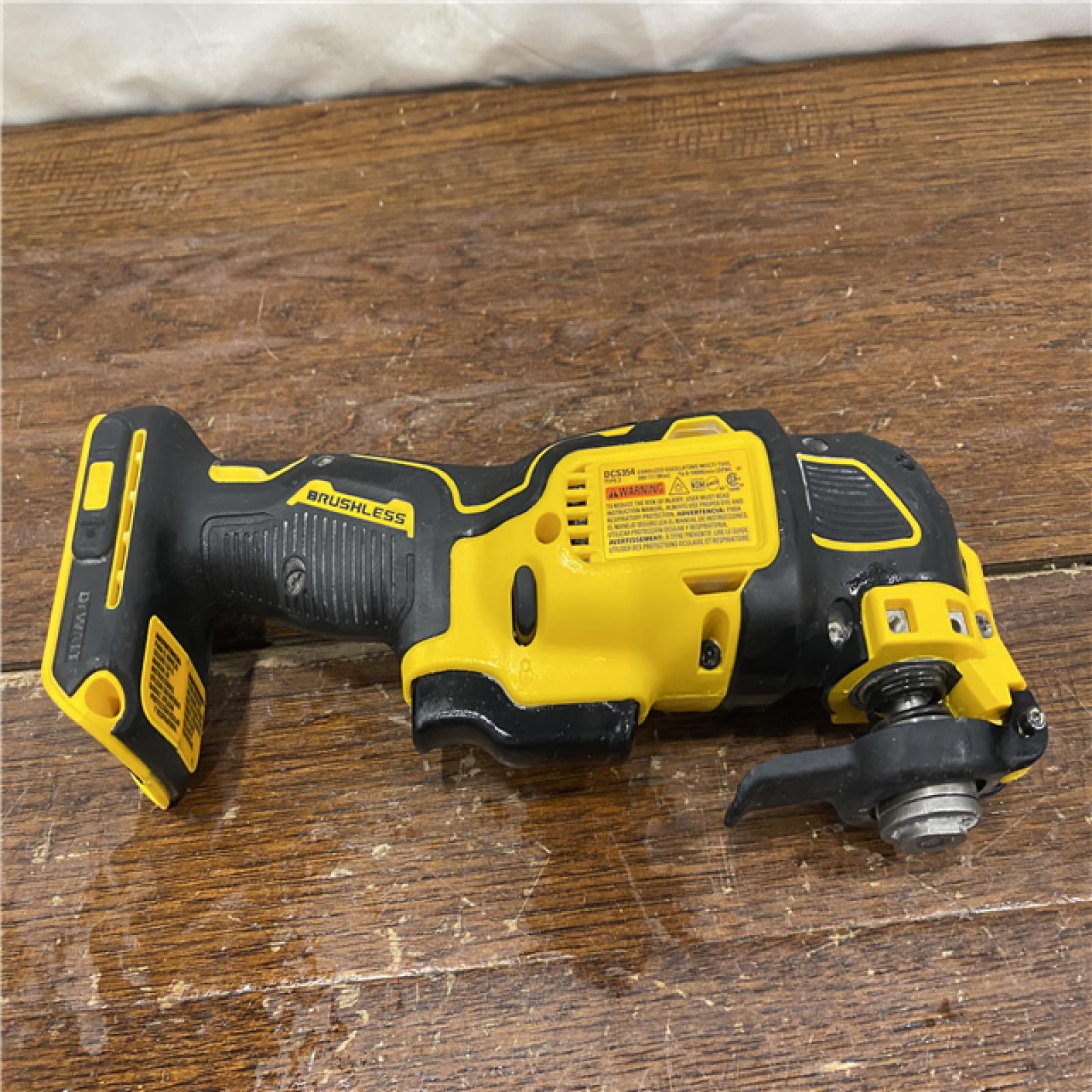 AS-IS DEWALT ATOMIC 20V MAX Cordless Brushless Oscillating Multi Tool (Tool Only)