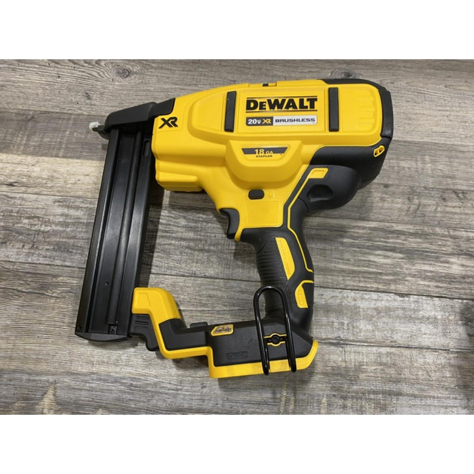 AS-IS DEWALT 20V MAX XR Lithium-Ion Cordless 18-Gauge Narrow Crown Stapler Kit