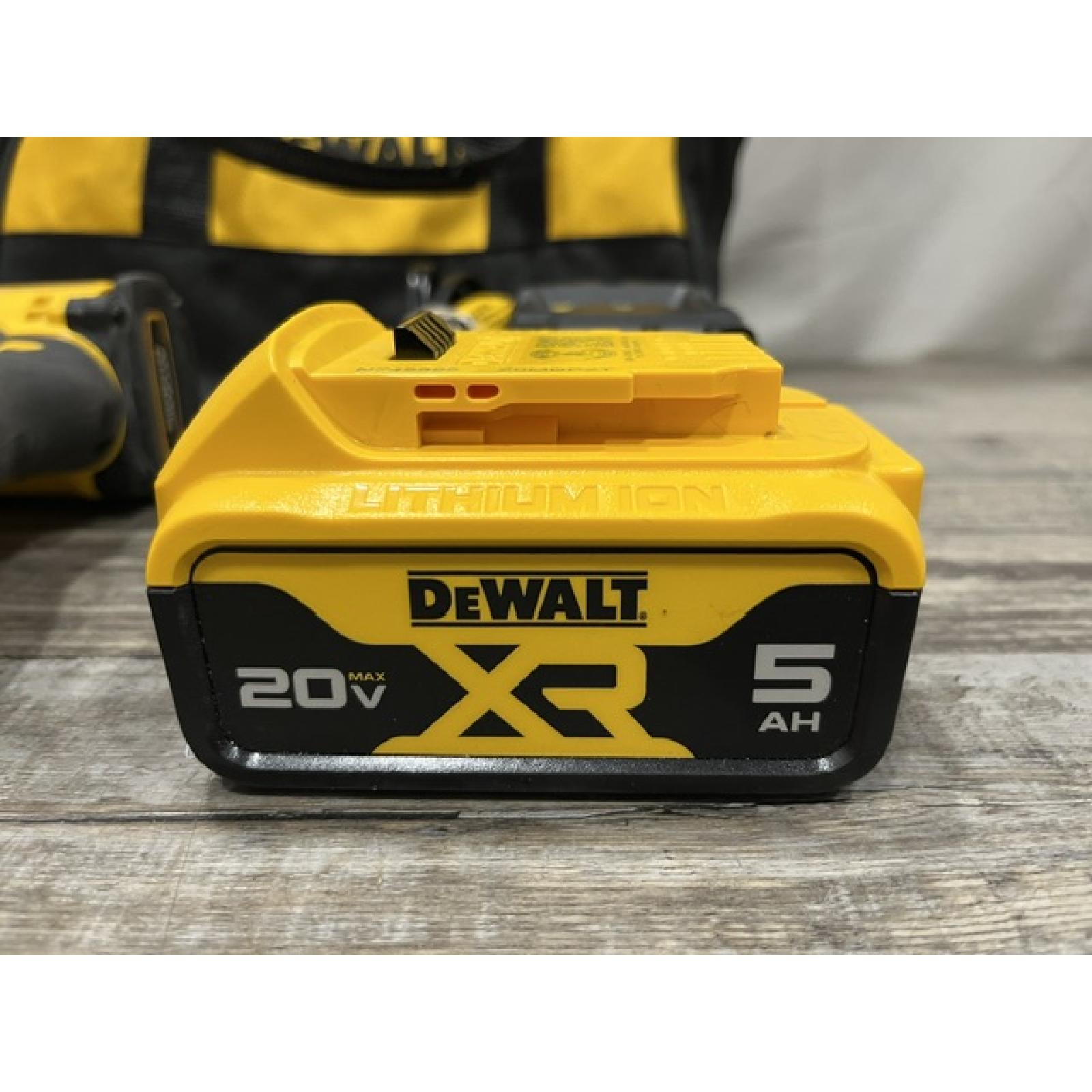 AS-IS DEWALT ATOMIC 20V MAX Lithium-Ion Cordless 1/4 in. Brushless Impact Driver Kit