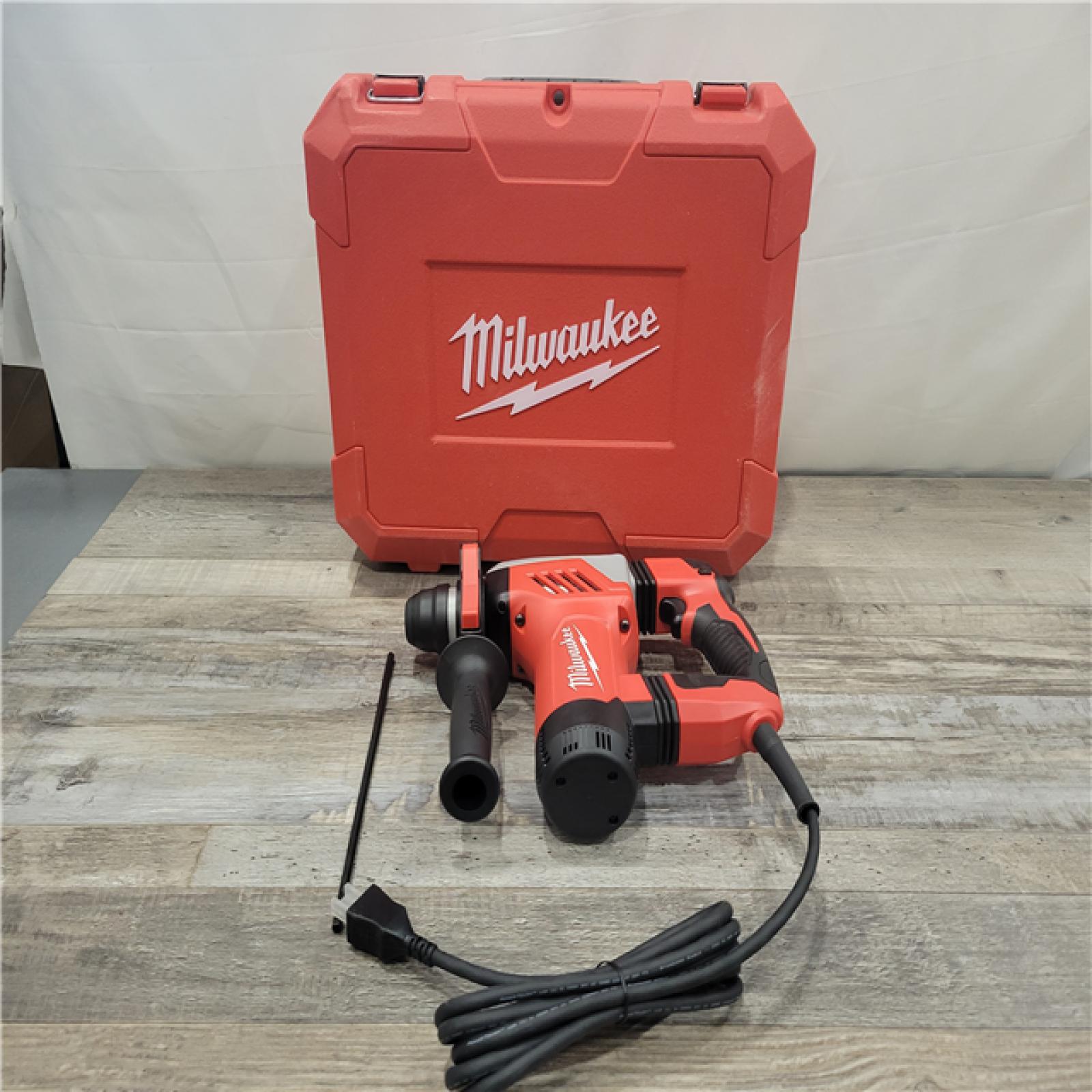 ASIS Milwaukee 526821 Rotary Hammer 11/8 Sds Plus Kit