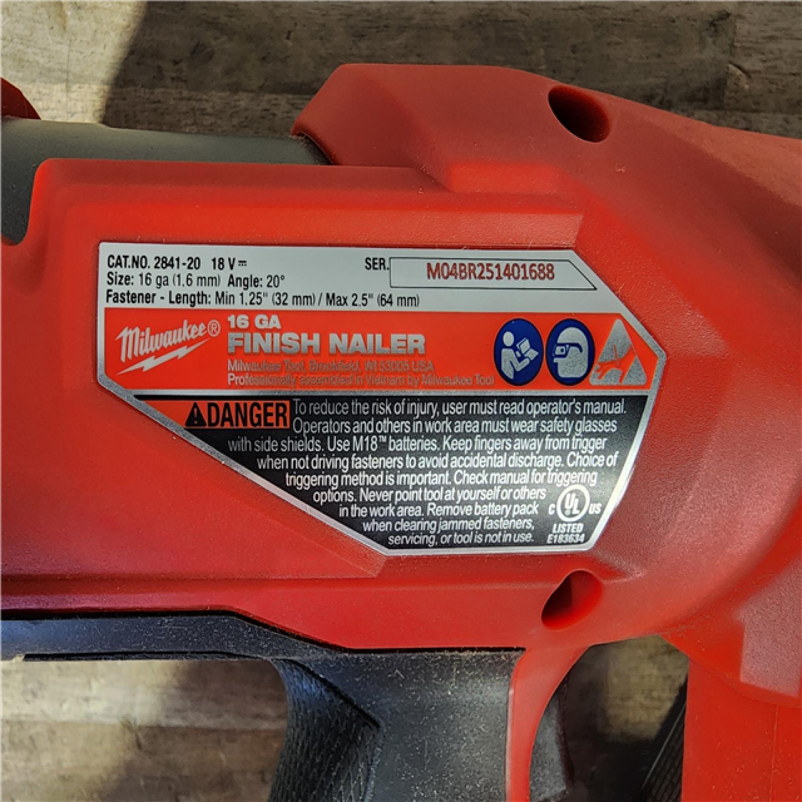 HOUSTON LOCATION - AS-IS Milwaukee 2841-20 18V Cordless Gen II 16 Gauge Angled Finish Nailer (Tool Only)