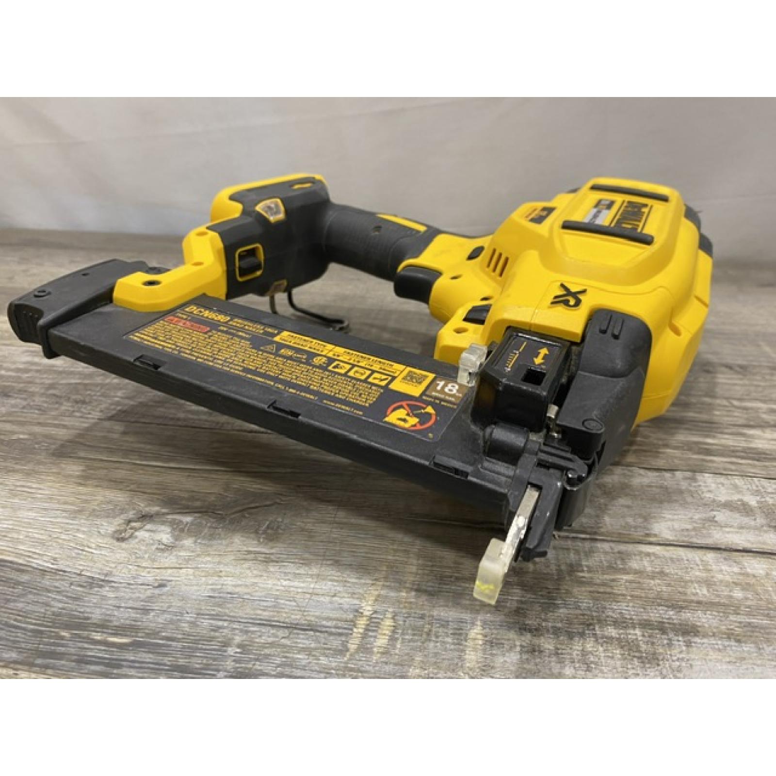 AS-IS DEWALT 20V MAX XR Lithium-Ion Electric Cordless 18-Gauge Brad Nailer (Tool Only)